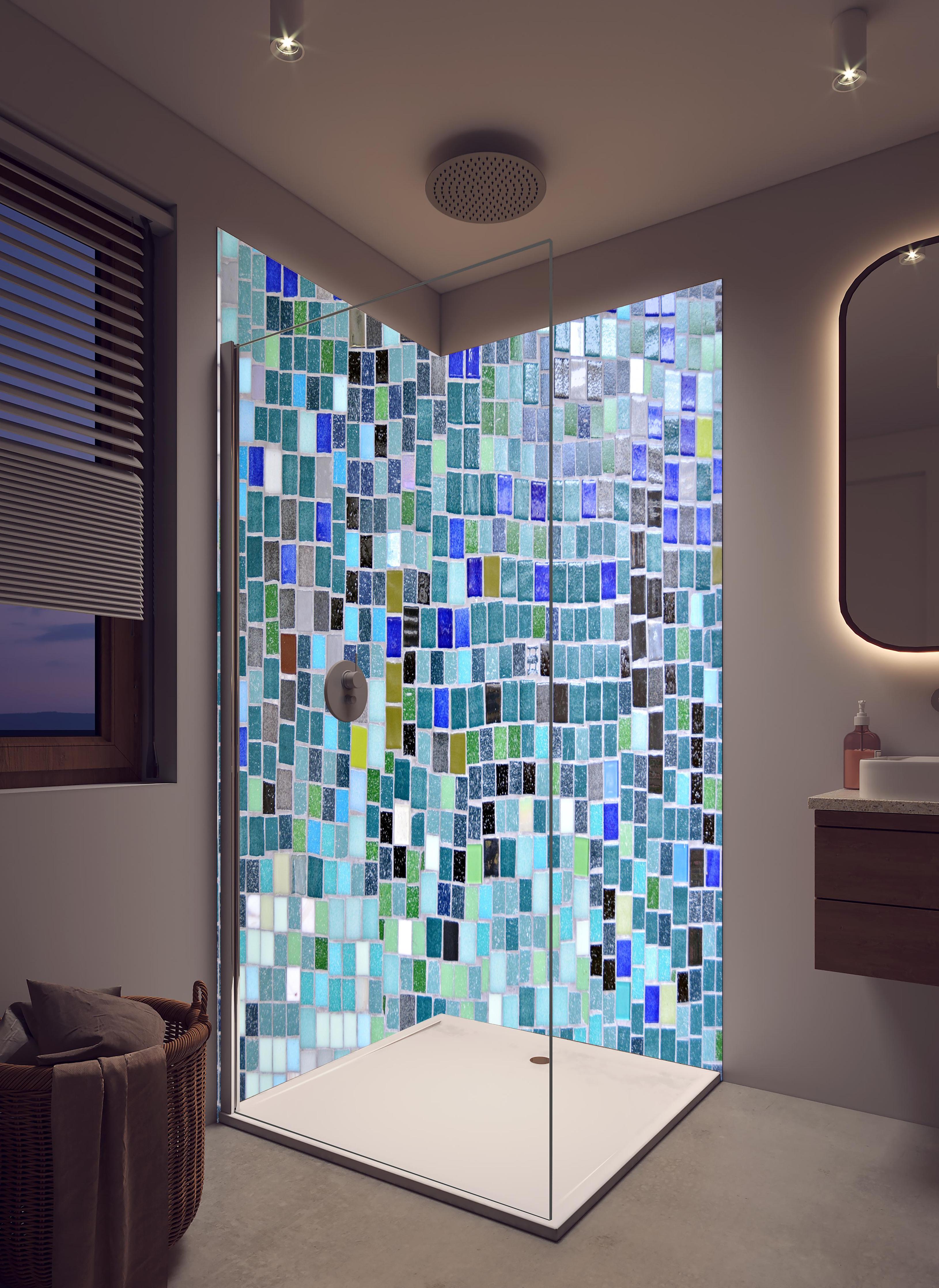 Duschrückwand - Farbenfrohes Mosaikfliesen Wanddesign in hellem Badezimmer mit Regenduschkopf - zweiteilige Eck-Duschrückwand