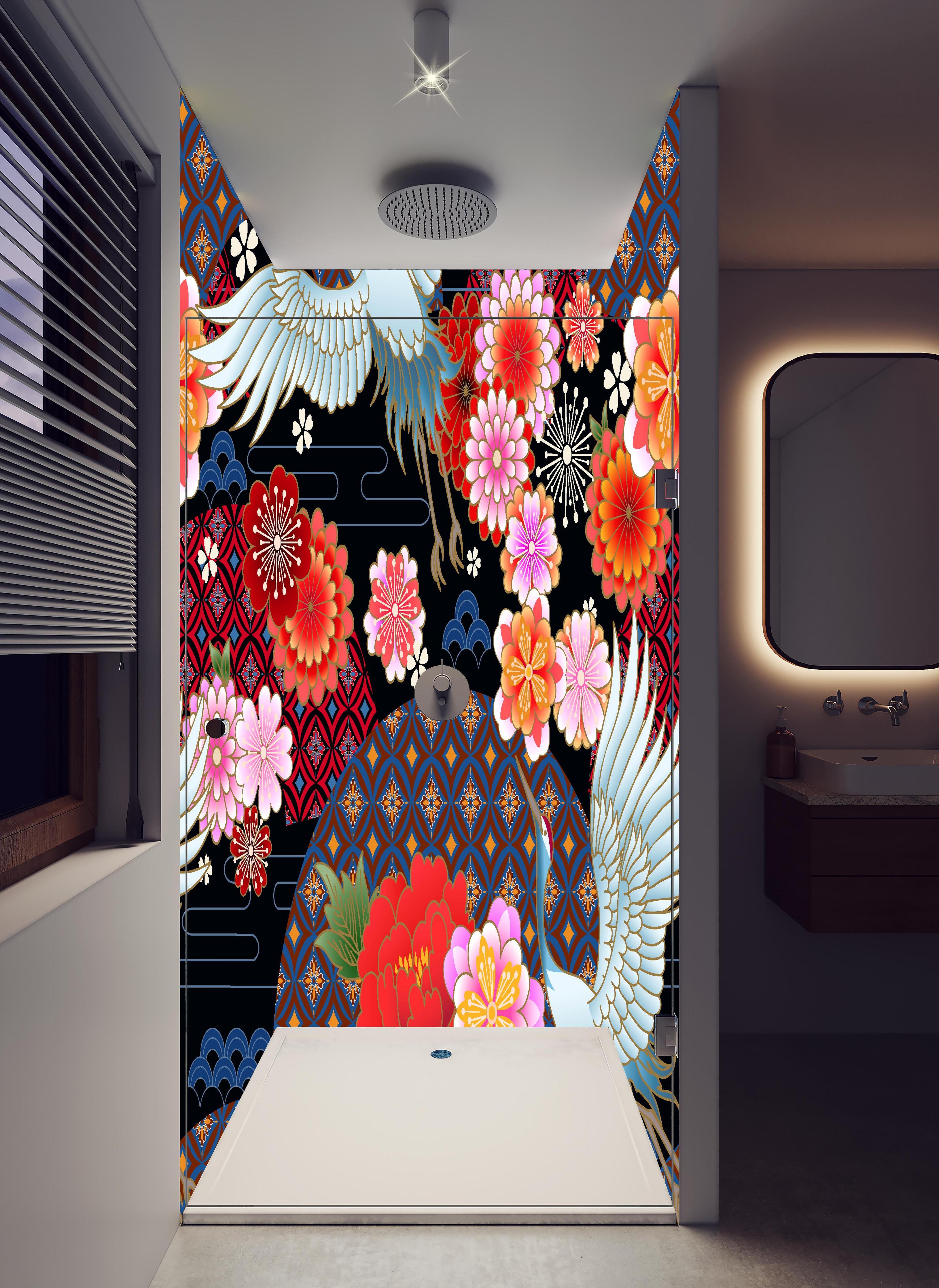 Duschrückwand - Farbenprächtige Japanische Muster mit Kranichen in hellem Badezimmer mit Regenduschkopf - zweiteilige Eck-Duschrückwand