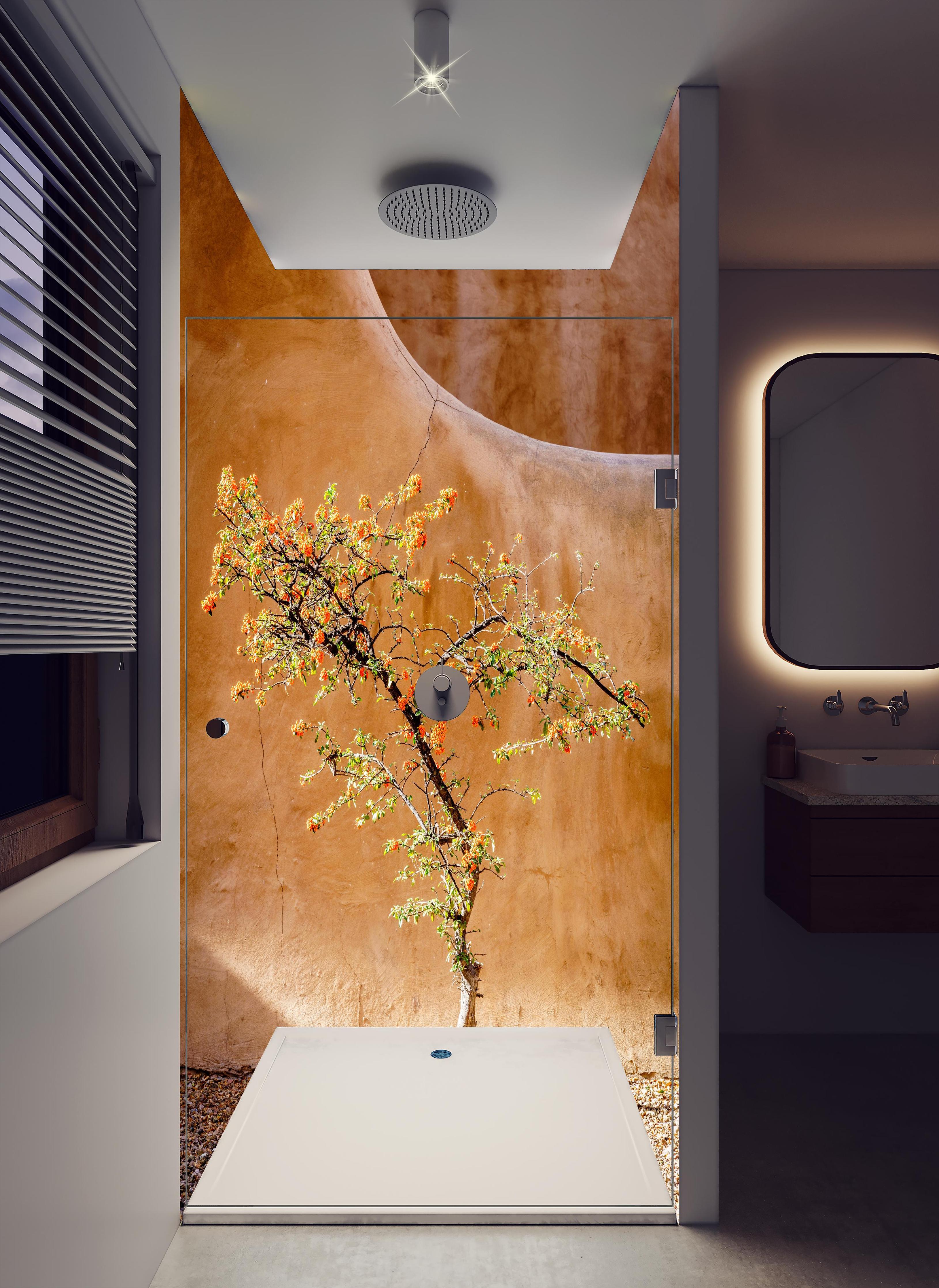 Duschrückwand - Feuerdornbaum in Bergregion - Amerika in hellem Badezimmer mit Regenduschkopf - zweiteilige Eck-Duschrückwand