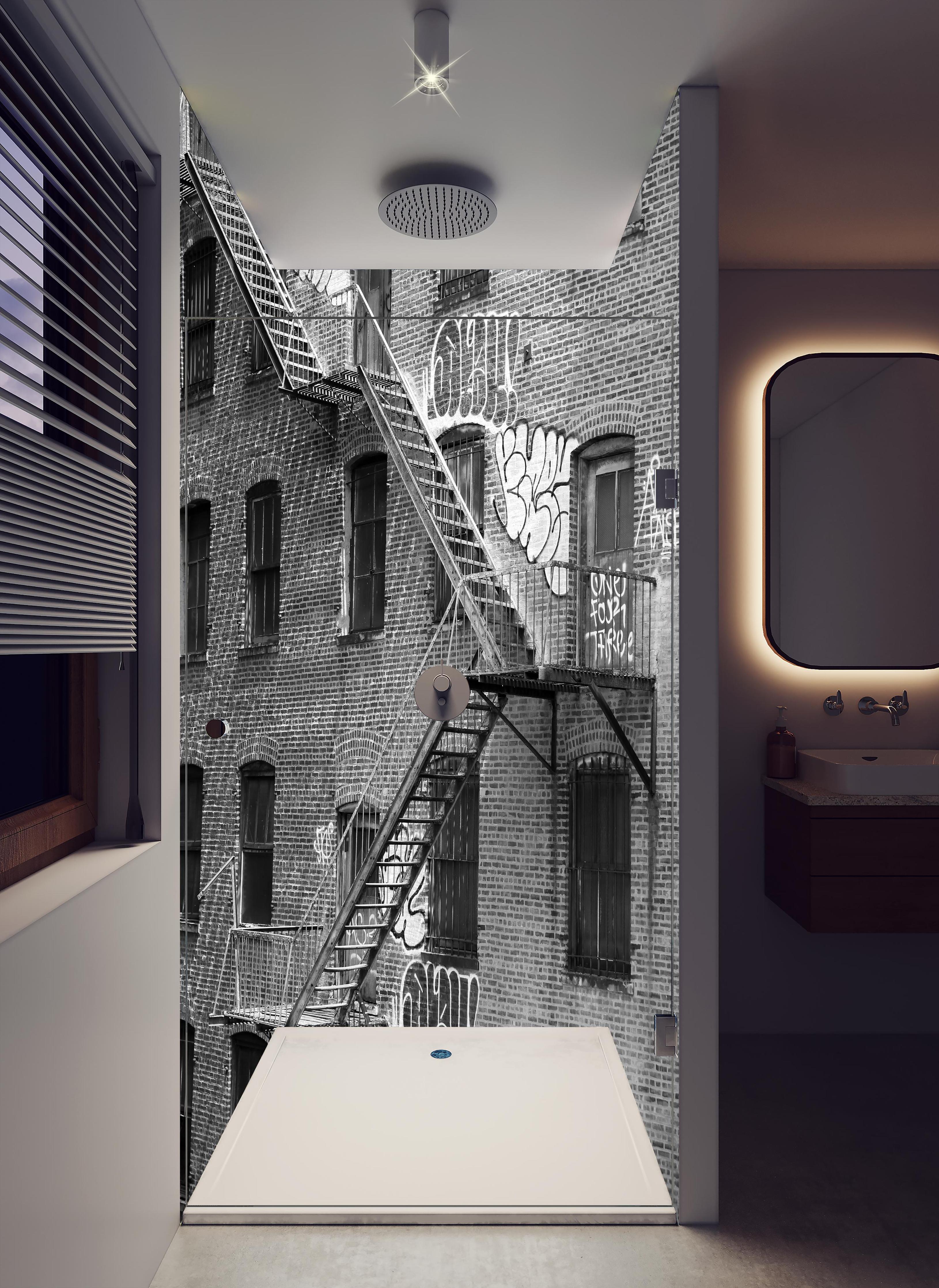 Duschrückwand - Feuerleiter in NYC- USA in hellem Badezimmer mit Regenduschkopf - zweiteilige Eck-Duschrückwand