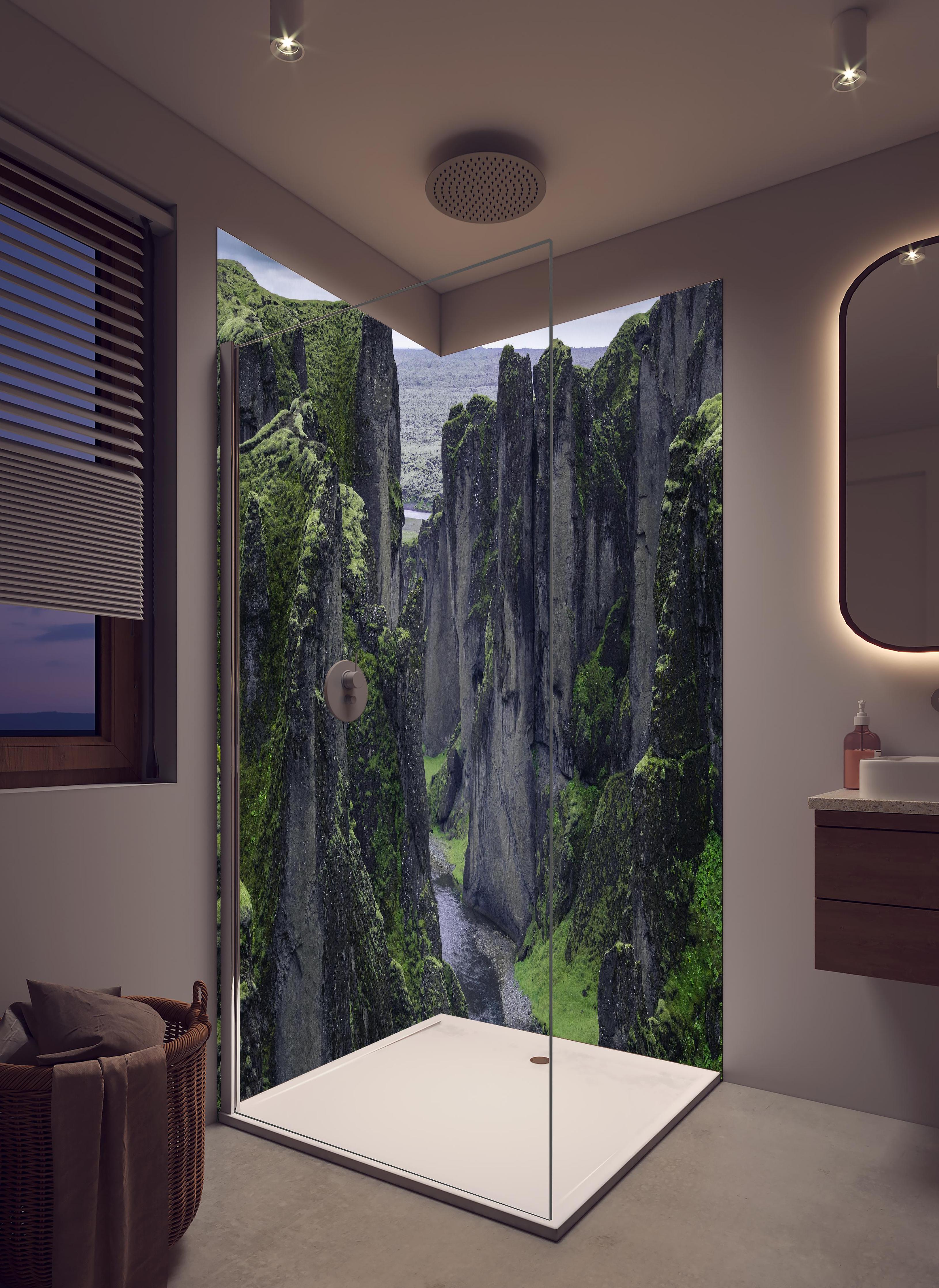 Duschrückwand - Fjadrargljufur - Schlucht in Südisland in hellem Badezimmer mit Regenduschkopf - zweiteilige Eck-Duschrückwand