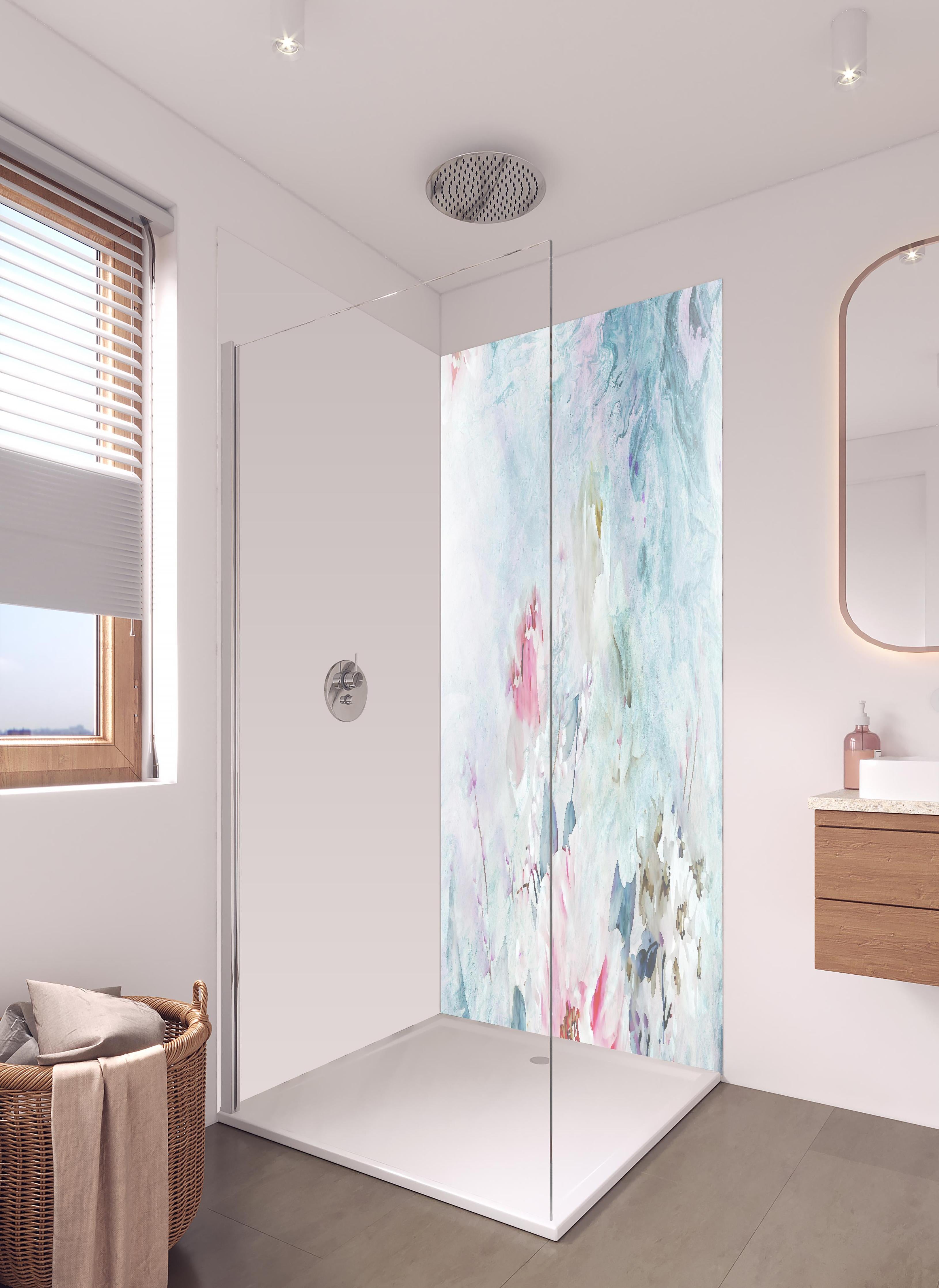 Duschrückwand - Florale Kunst - Blumen Portrait in hellem Badezimmer mit Regenduschkopf - zweiteilige Eck-Duschrückwand