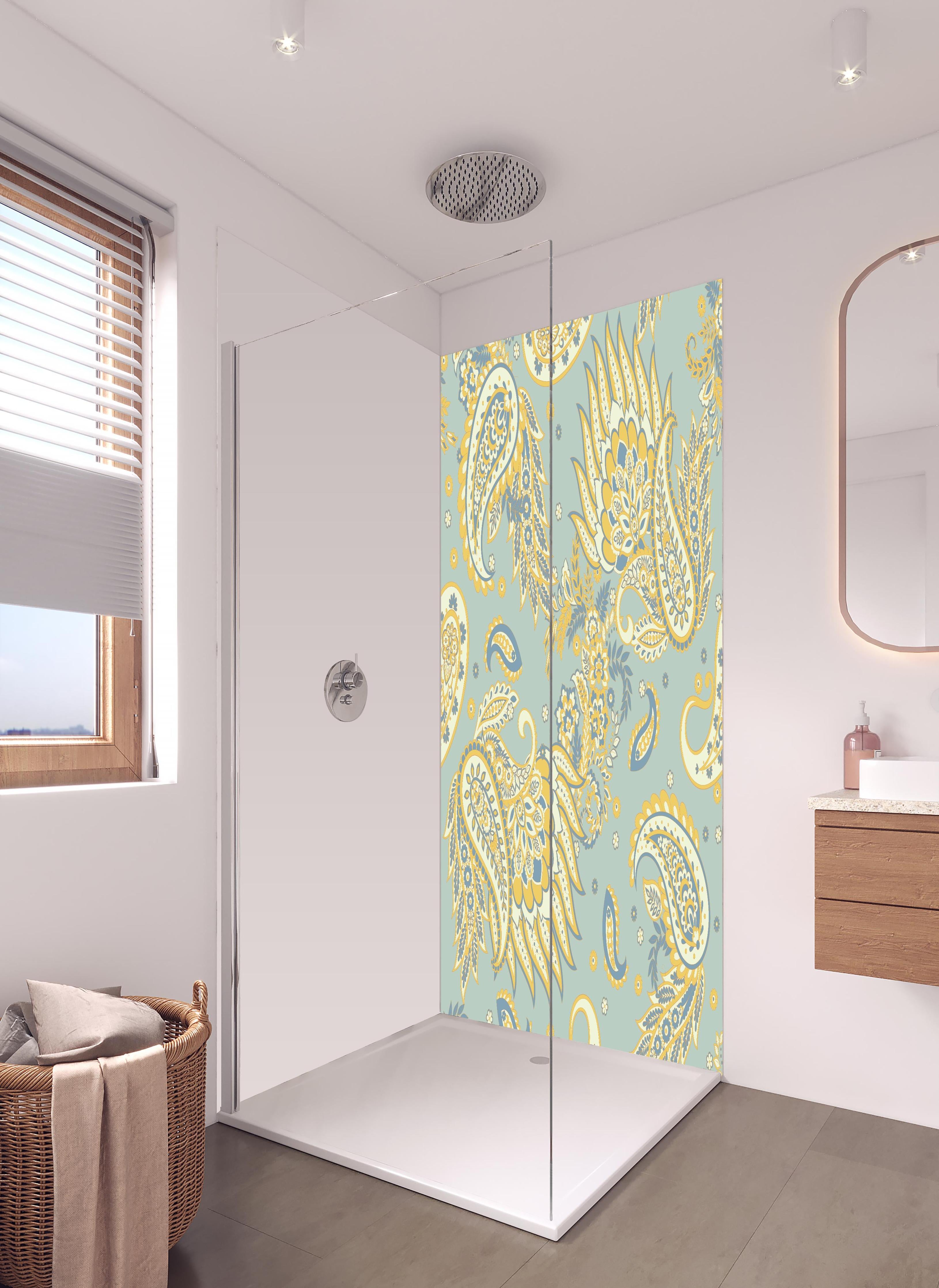 Duschrückwand - Floraler Stoffhintergrund in hellem Badezimmer mit Regenduschkopf - zweiteilige Eck-Duschrückwand