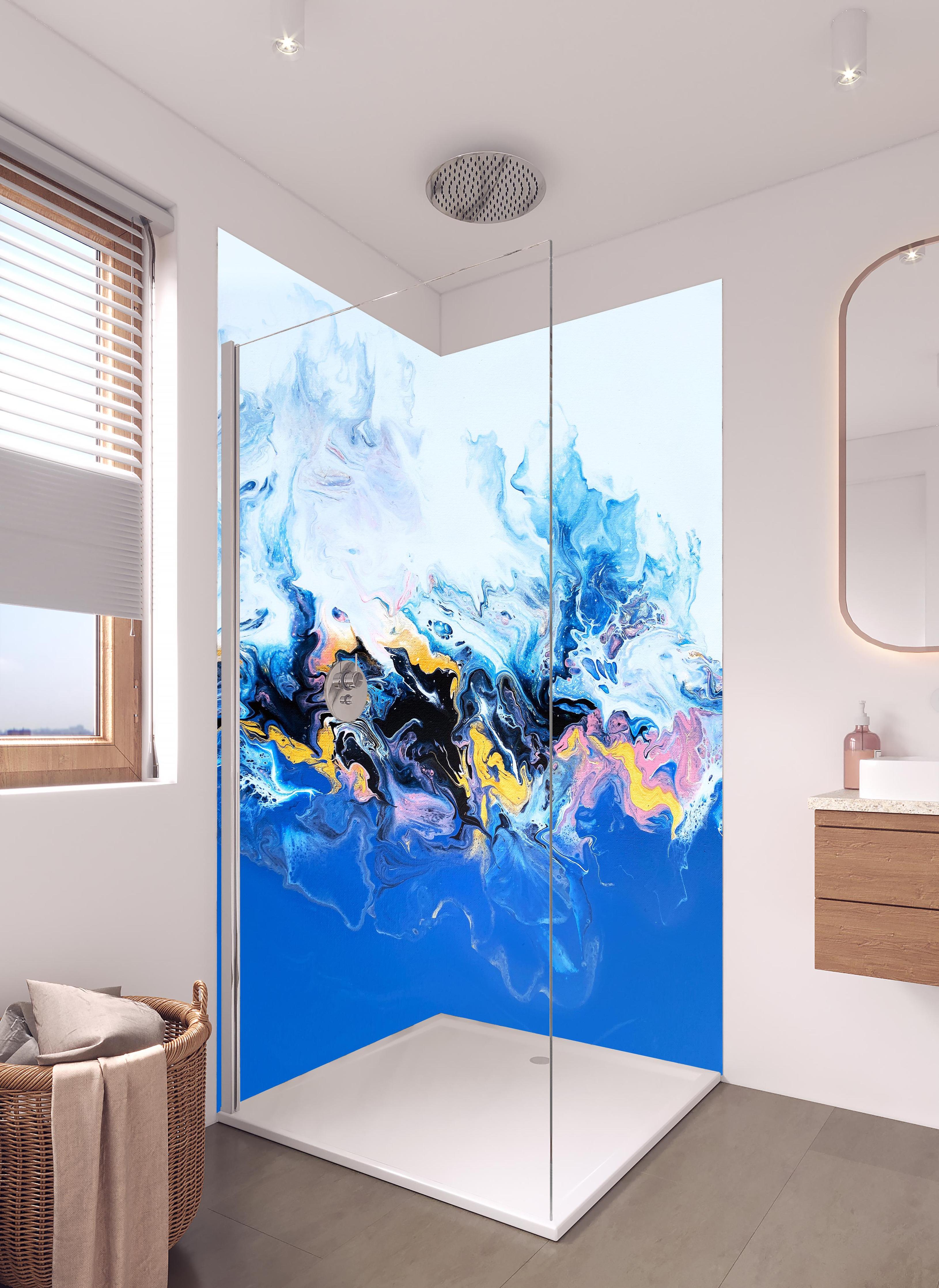 Duschrückwand - Flüssigkunst Malerei - Bläulich in hellem Badezimmer mit Regenduschkopf - zweiteilige Eck-Duschrückwand
