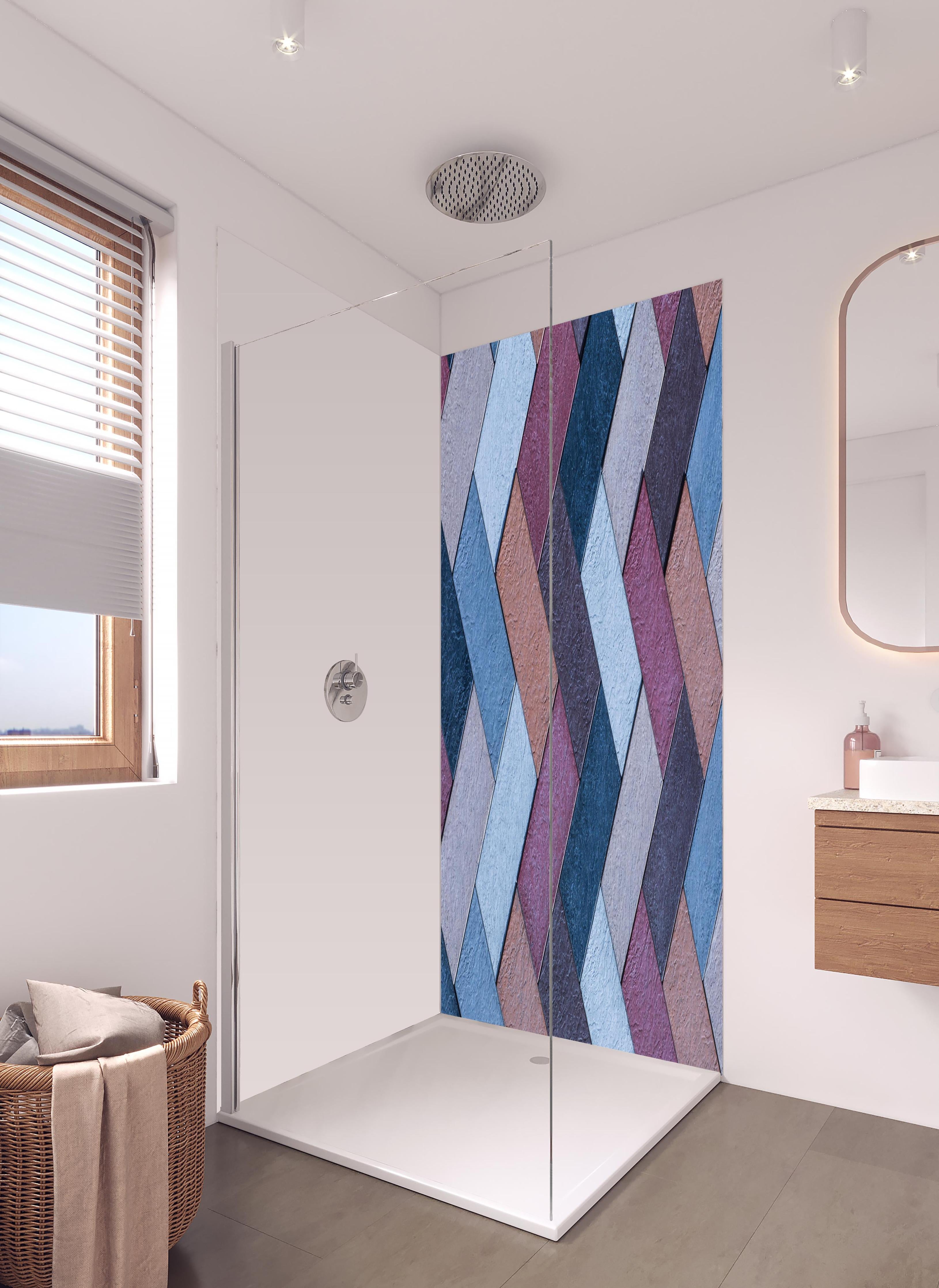 Duschrückwand - Geflochtene Leder-Textur in bunten Farbtönen in hellem Badezimmer mit Regenduschkopf - zweiteilige Eck-Duschrückwand