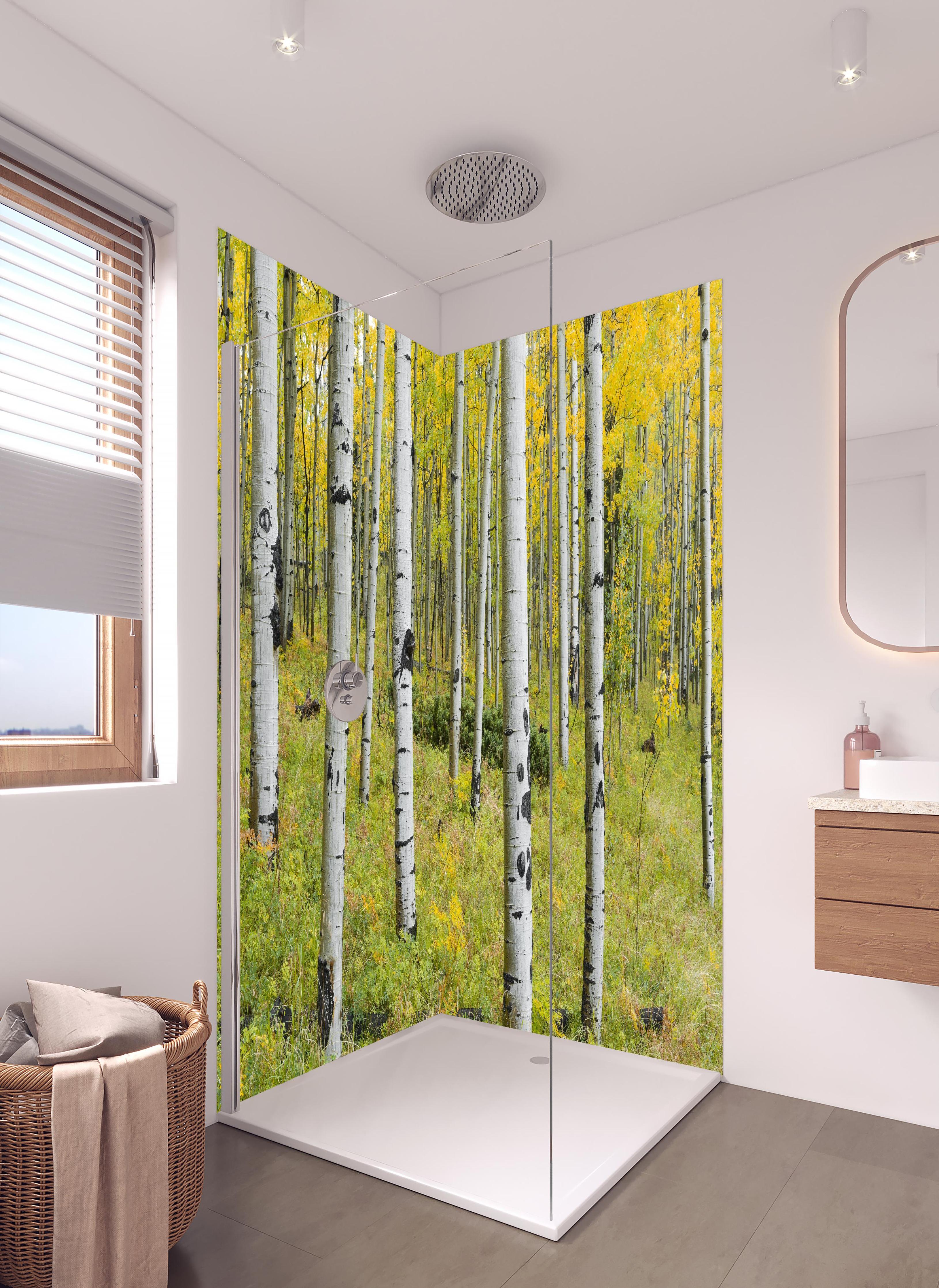 Duschrückwand - Gelb, grüner Birkenwald in hellem Badezimmer mit Regenduschkopf - zweiteilige Eck-Duschrückwand