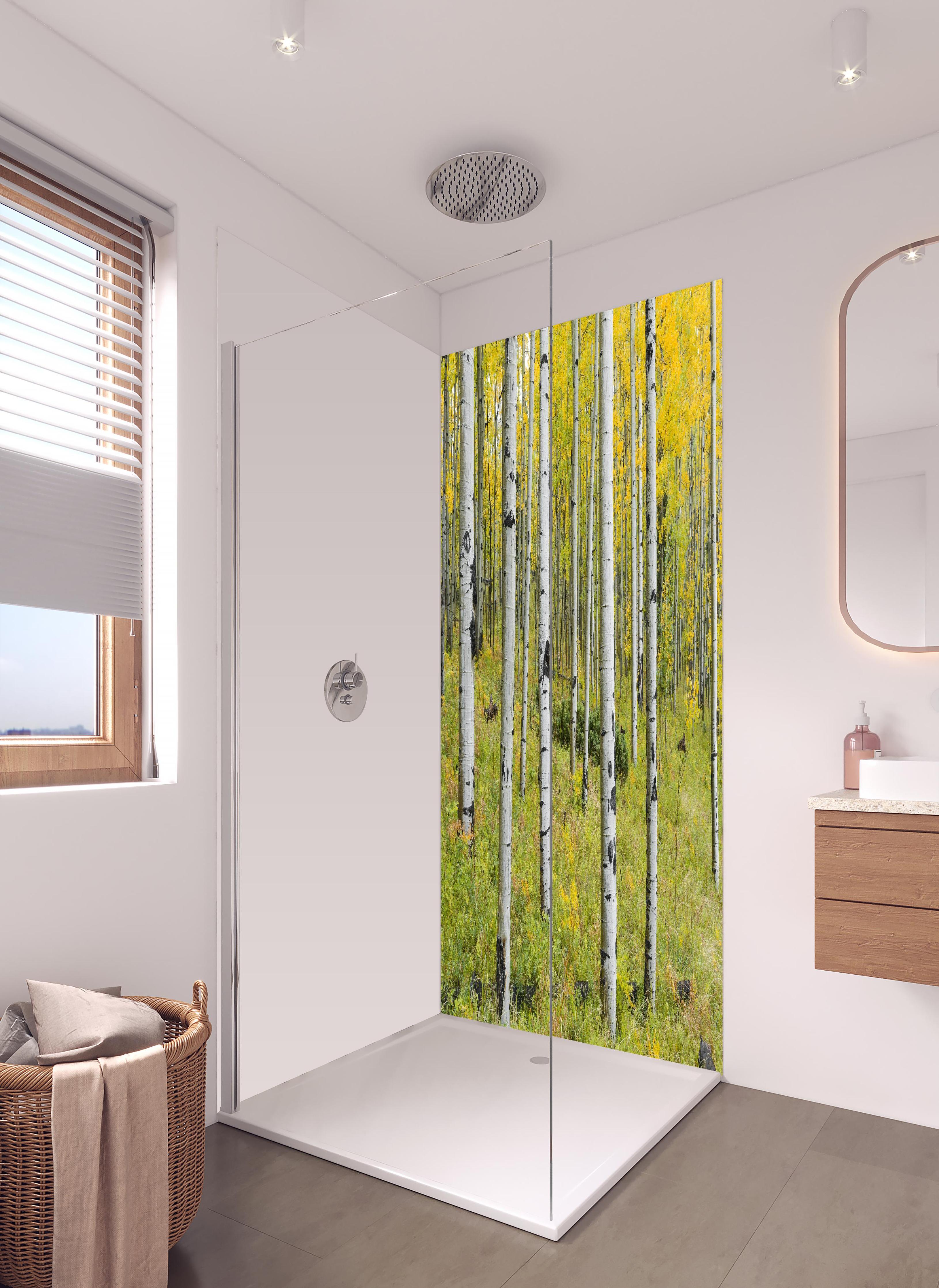 Duschrückwand - Gelb, grüner Birkenwald in hellem Badezimmer mit Regenduschkopf - zweiteilige Eck-Duschrückwand