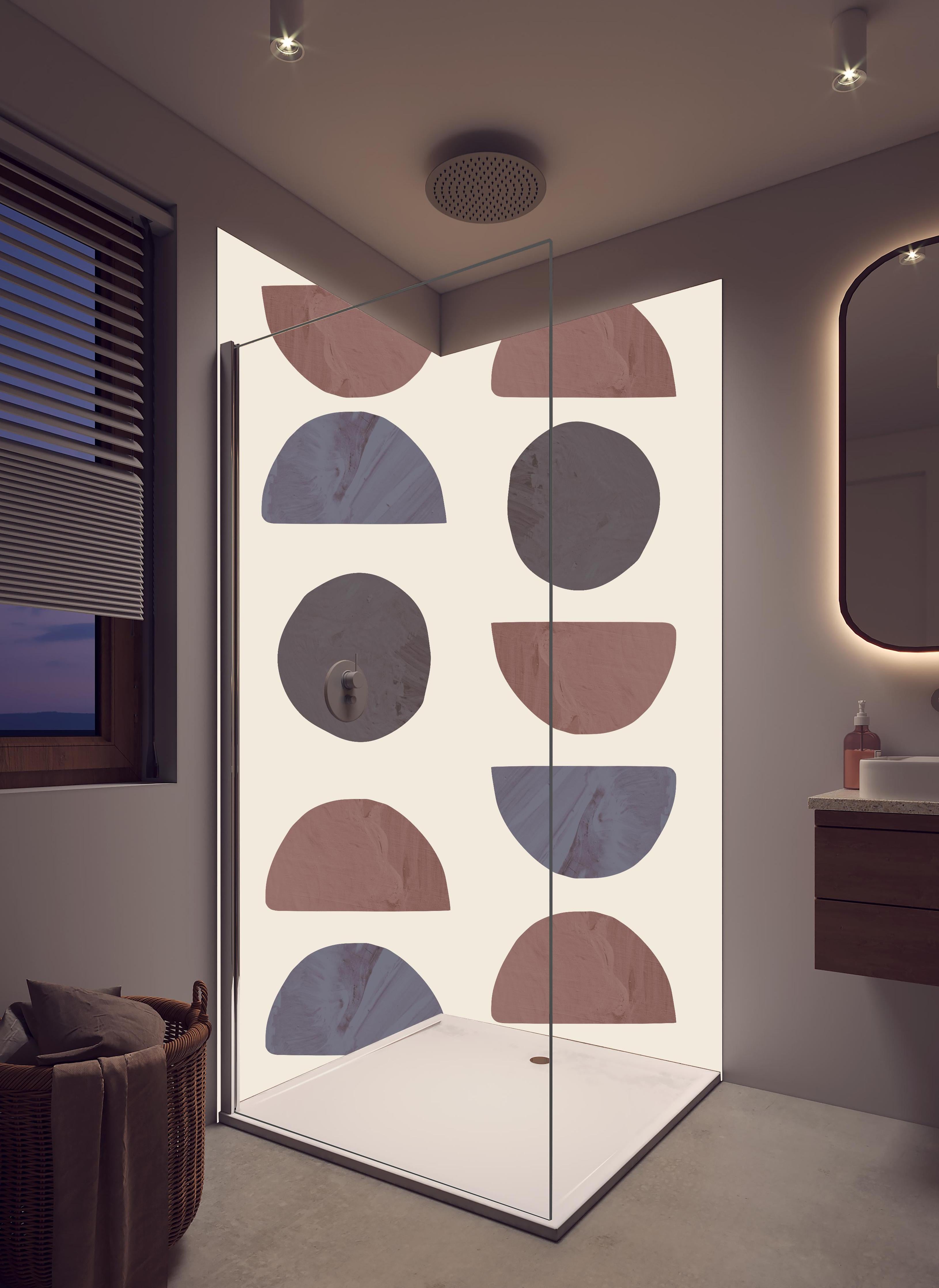 Duschrückwand - Geometrie - Kollage in hellem Badezimmer mit Regenduschkopf - zweiteilige Eck-Duschrückwand