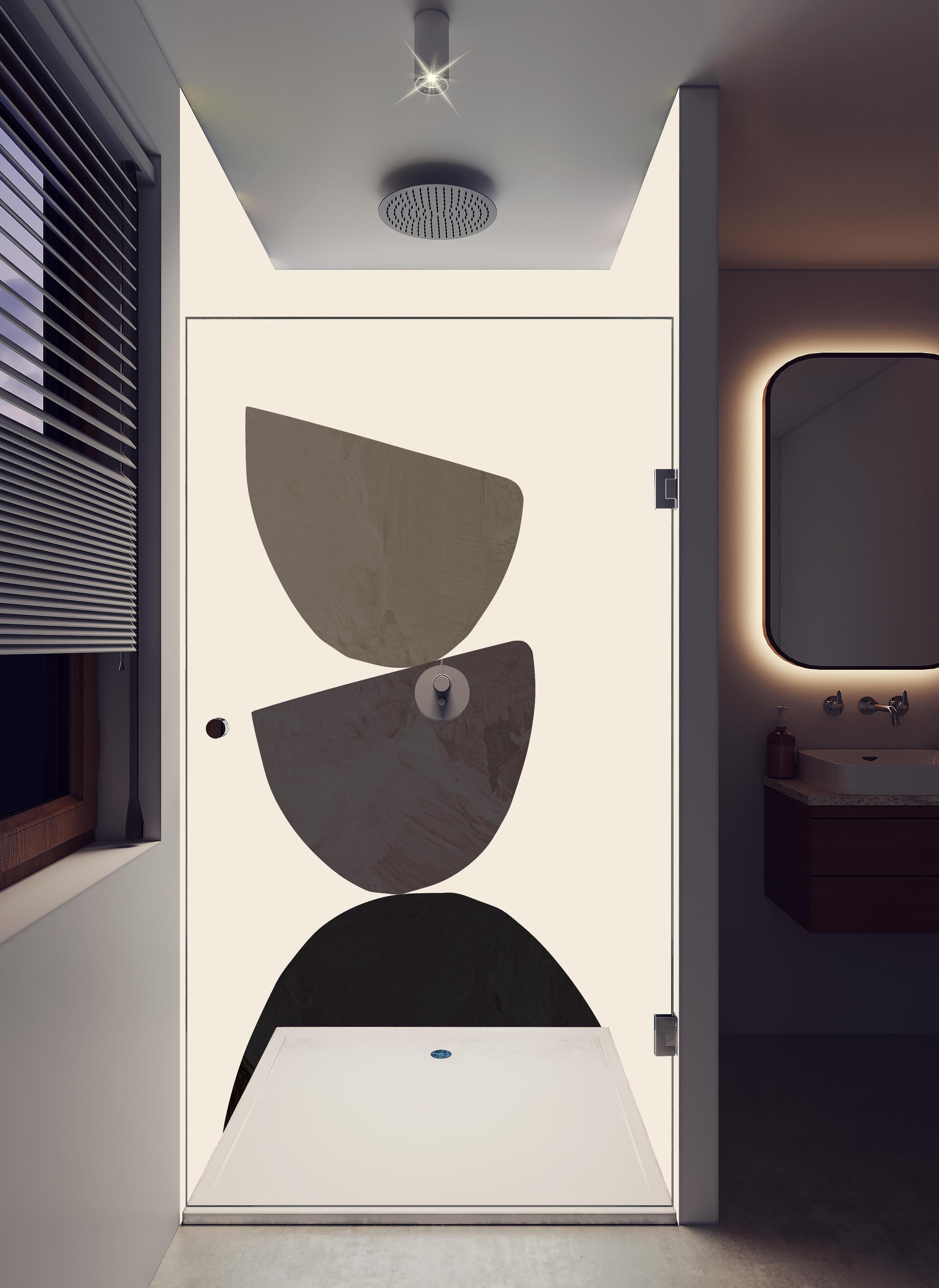 Duschrückwand - Geometrische Formen balancierend - Abstraktion in hellem Badezimmer mit Regenduschkopf - zweiteilige Eck-Duschrückwand