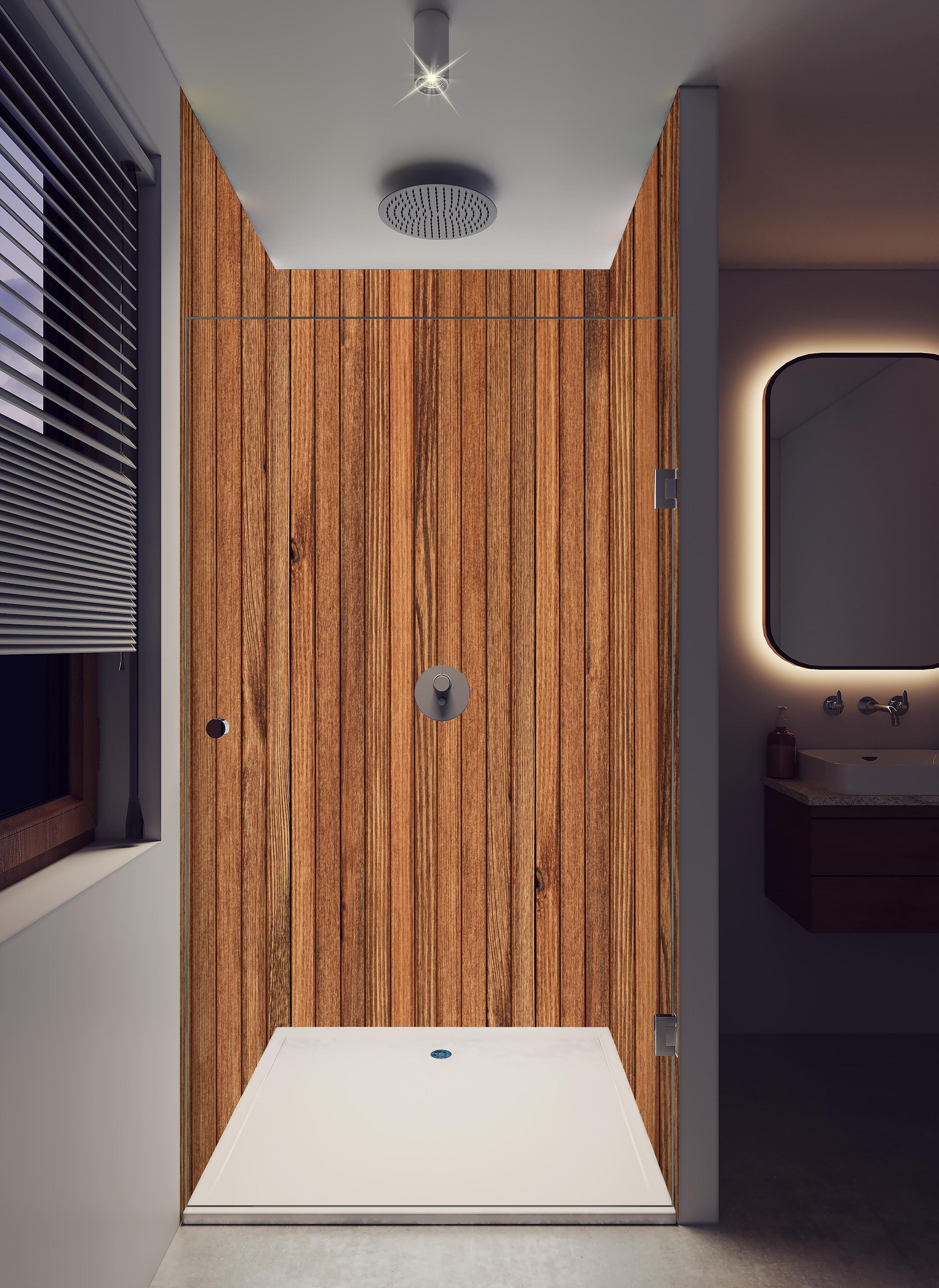 Duschrückwand - Gestreifte natürliche Holzbretter in hellem Badezimmer mit Regenduschkopf - zweiteilige Eck-Duschrückwand