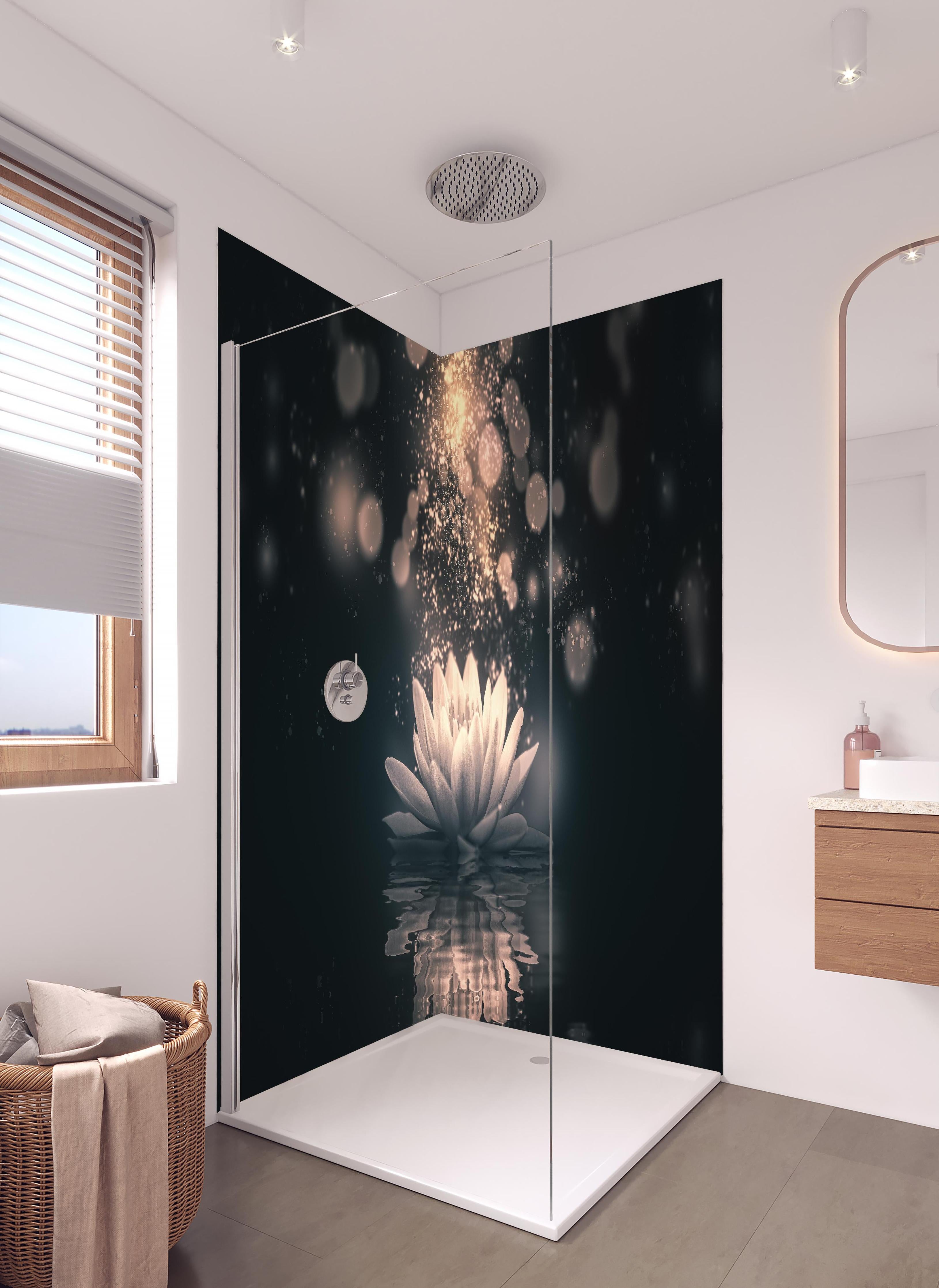 Duschrückwand - Goldene Lotusblüte auf dunklem Hintergrund in hellem Badezimmer mit Regenduschkopf - zweiteilige Eck-Duschrückwand