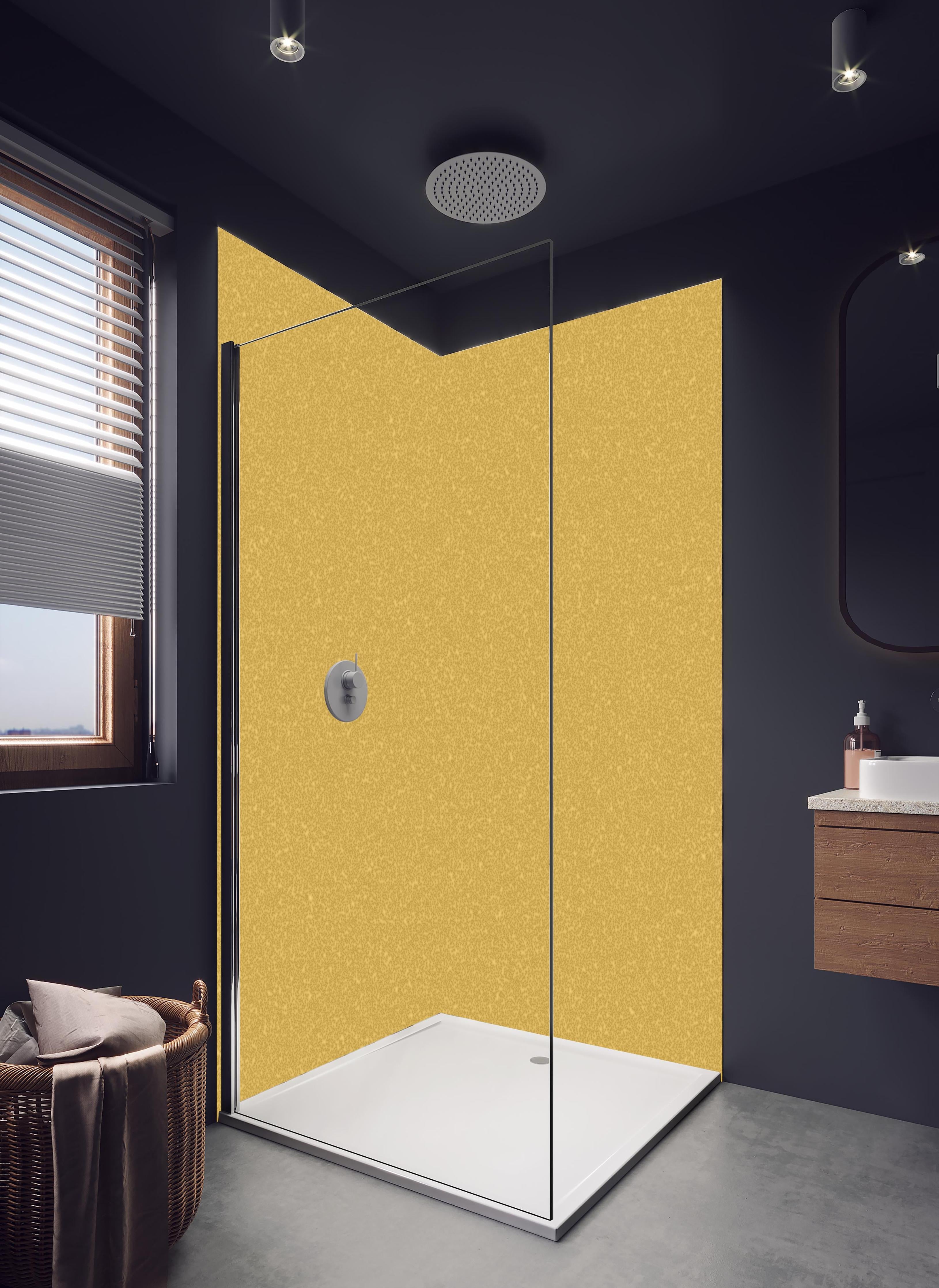 Duschrückwand - Goldenes Wandmuster - Narzissen Farbe in hellem Badezimmer mit Regenduschkopf - zweiteilige Eck-Duschrückwand