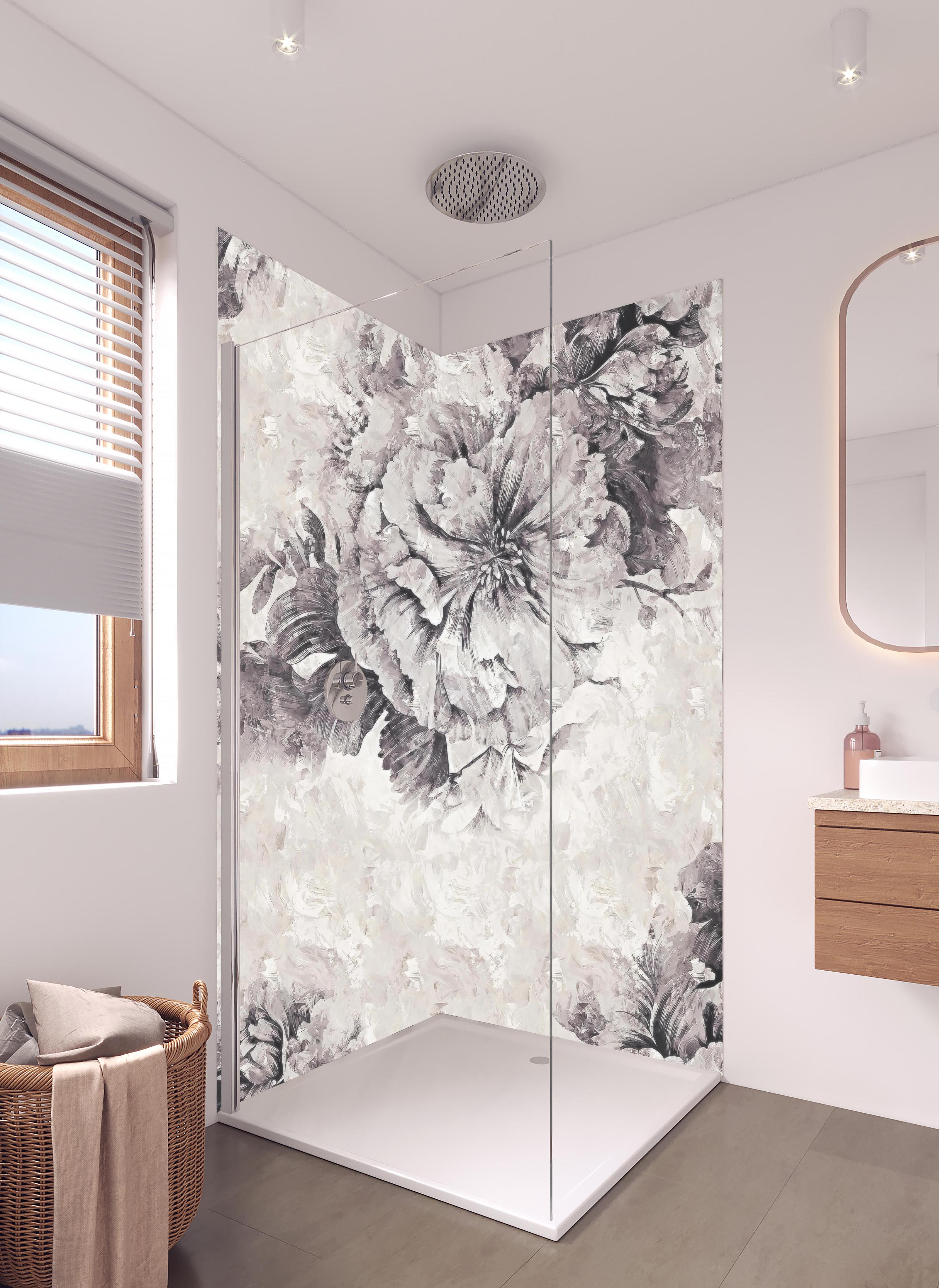 Duschrückwand - Grau-weißes florales Design Poster 50x70 in hellem Badezimmer mit Regenduschkopf - zweiteilige Eck-Duschrückwand