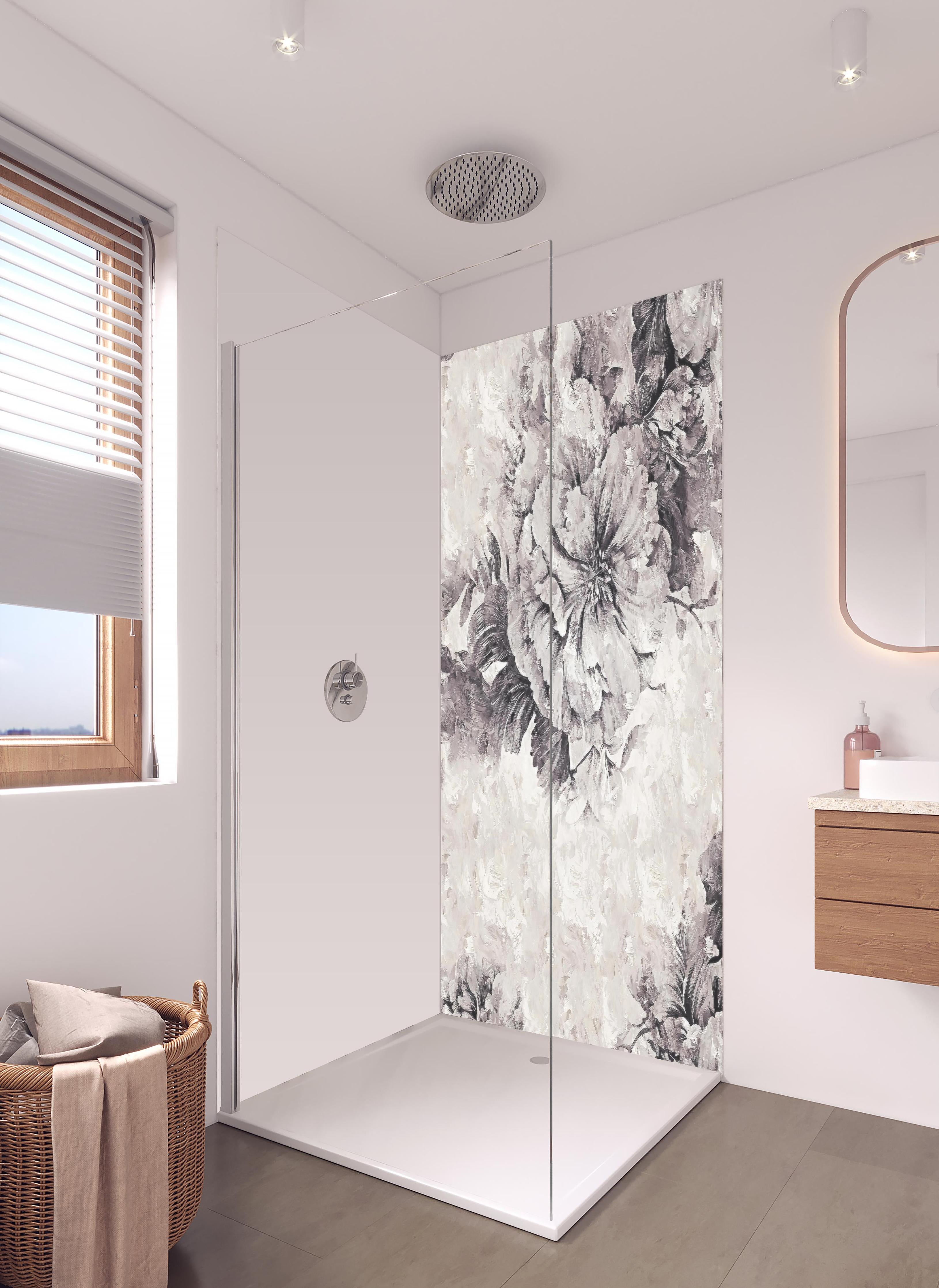 Duschrückwand - Grau-weißes florales Design Poster 50x70 in hellem Badezimmer mit Regenduschkopf - zweiteilige Eck-Duschrückwand