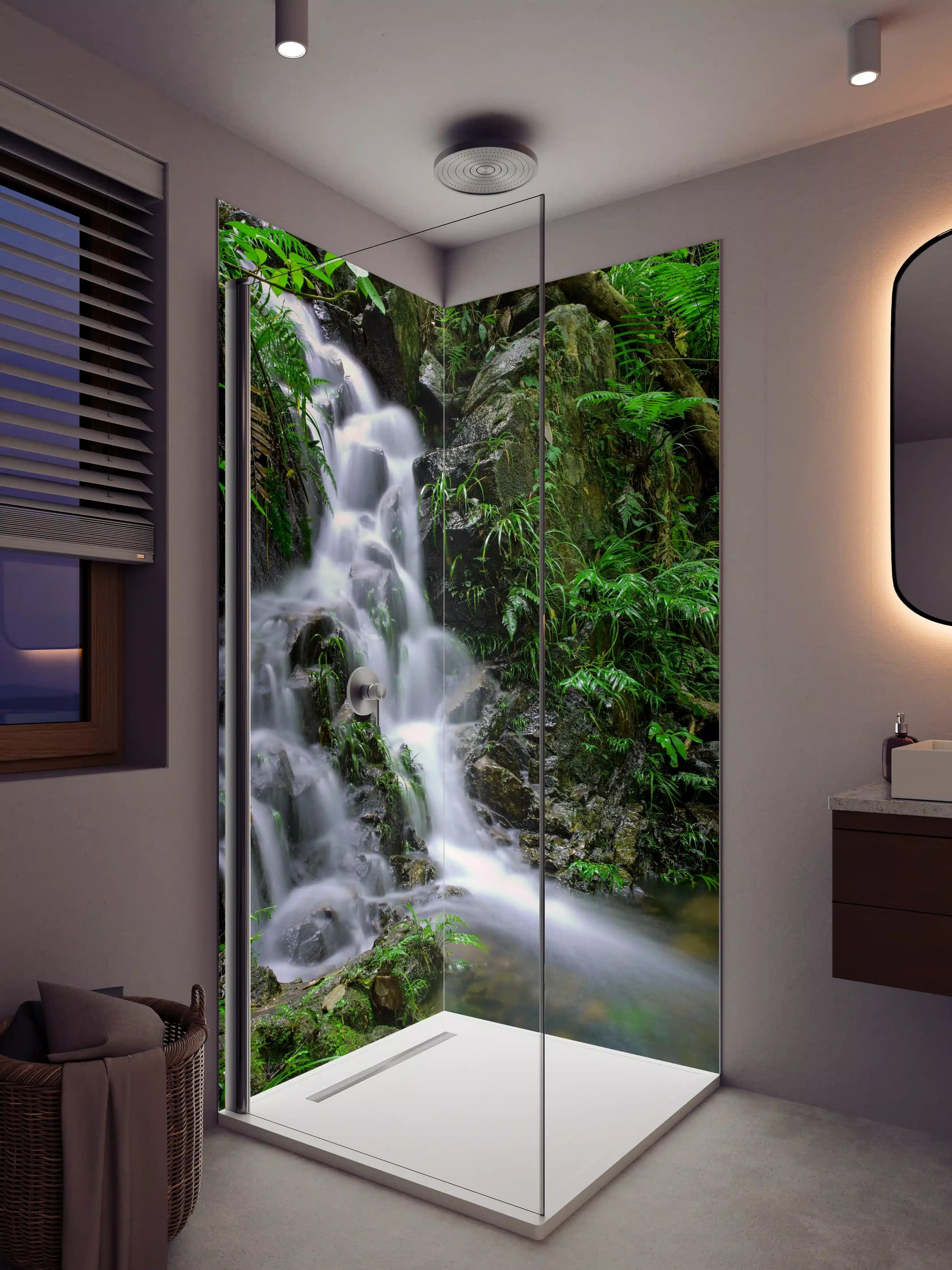 Duschrückwand - Grauer Wasserfall im Dschungel