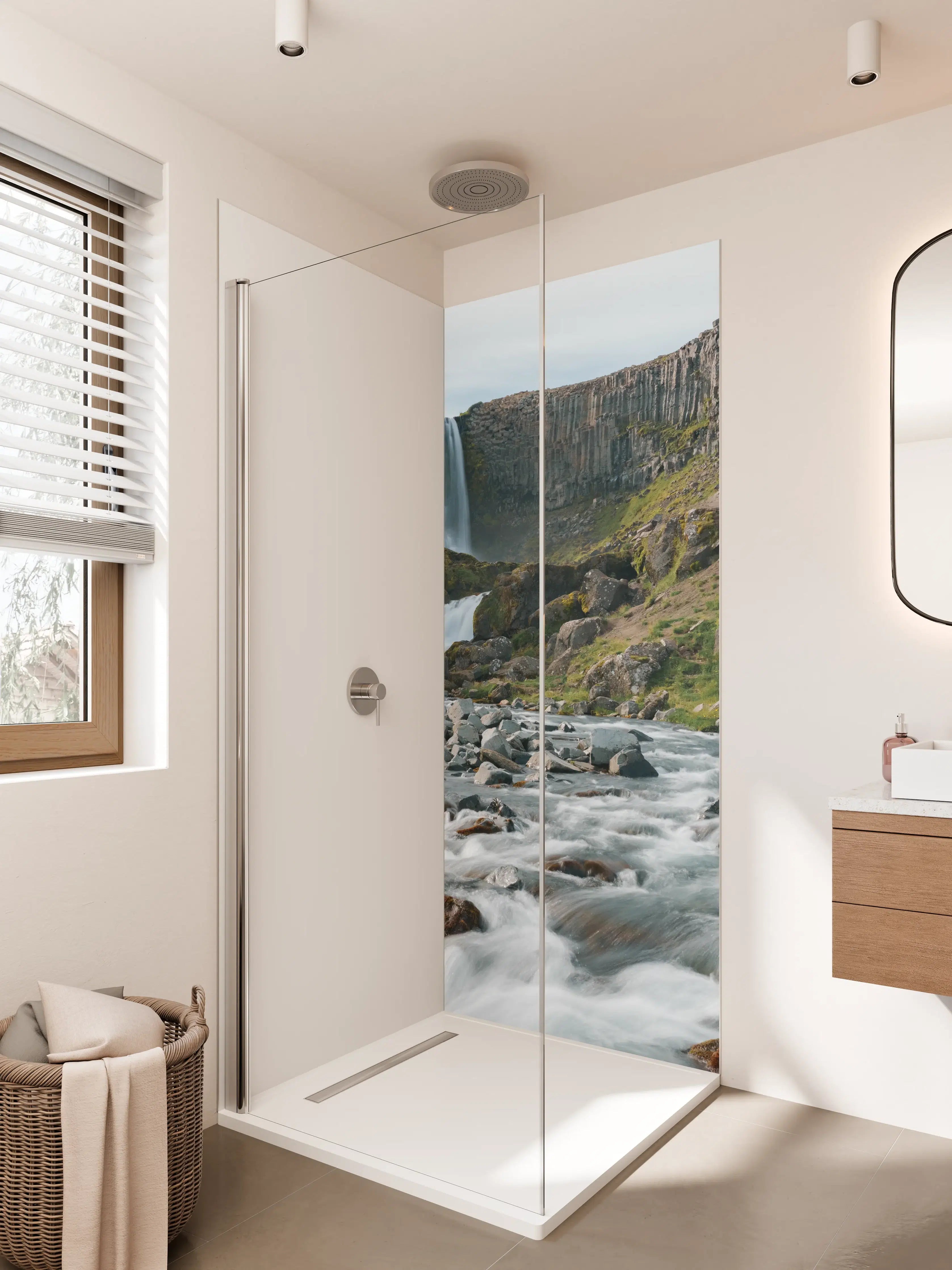 Duschrückwand - Grauer Wasserfall im Eislichten