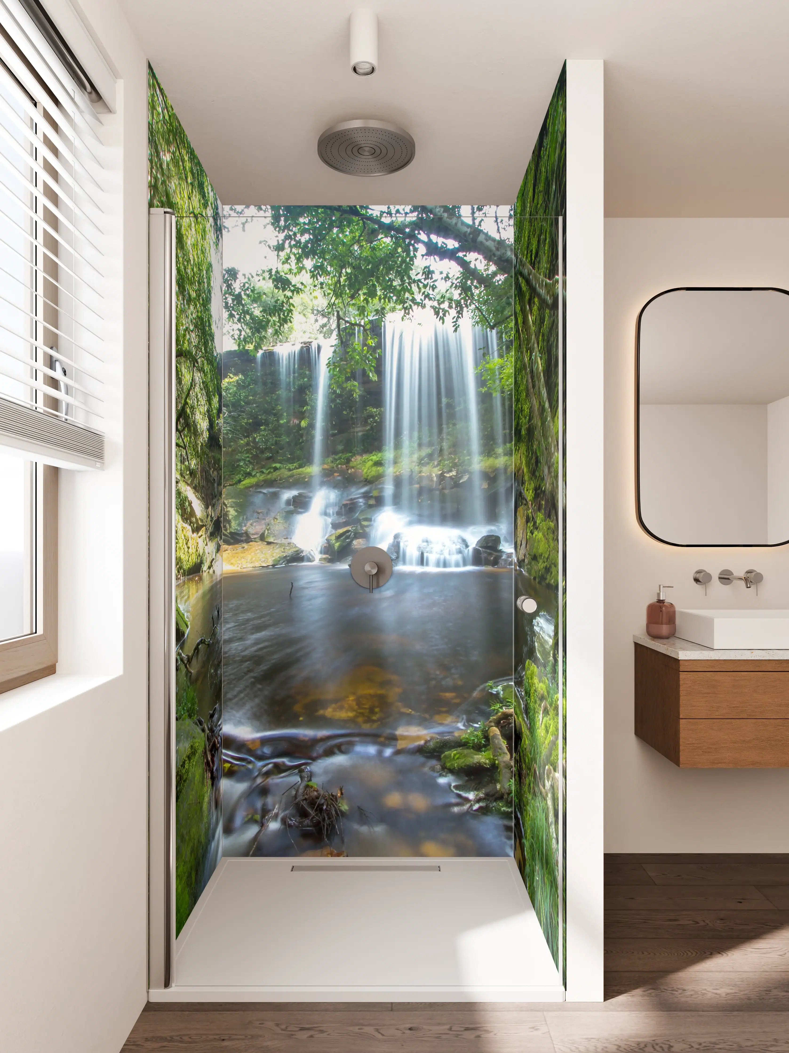 Duschrückwand - Grauer Wasserfall im Wald