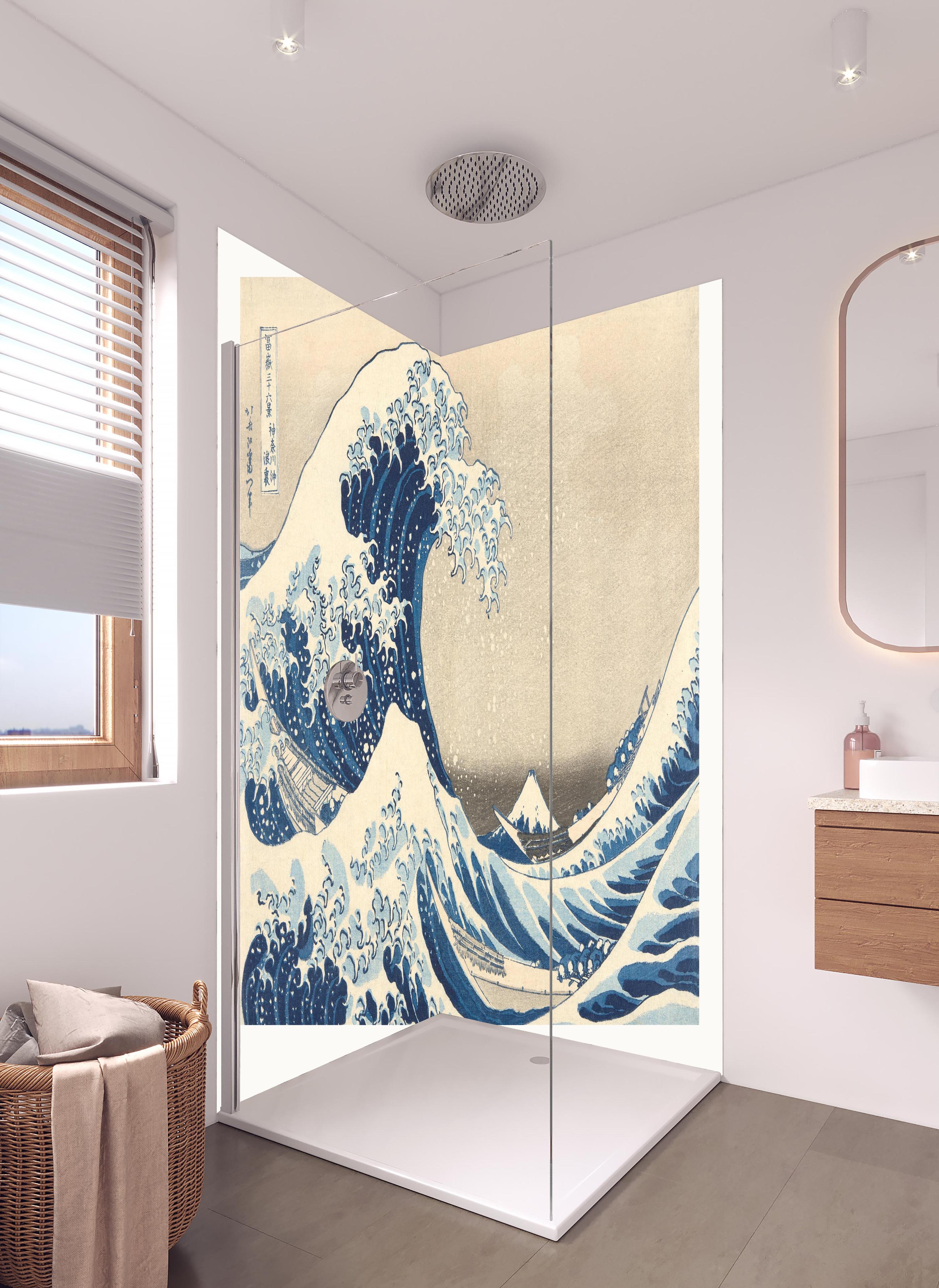 Duschrückwand - Große Wellen - Gemälde in hellem Badezimmer mit Regenduschkopf - zweiteilige Eck-Duschrückwand