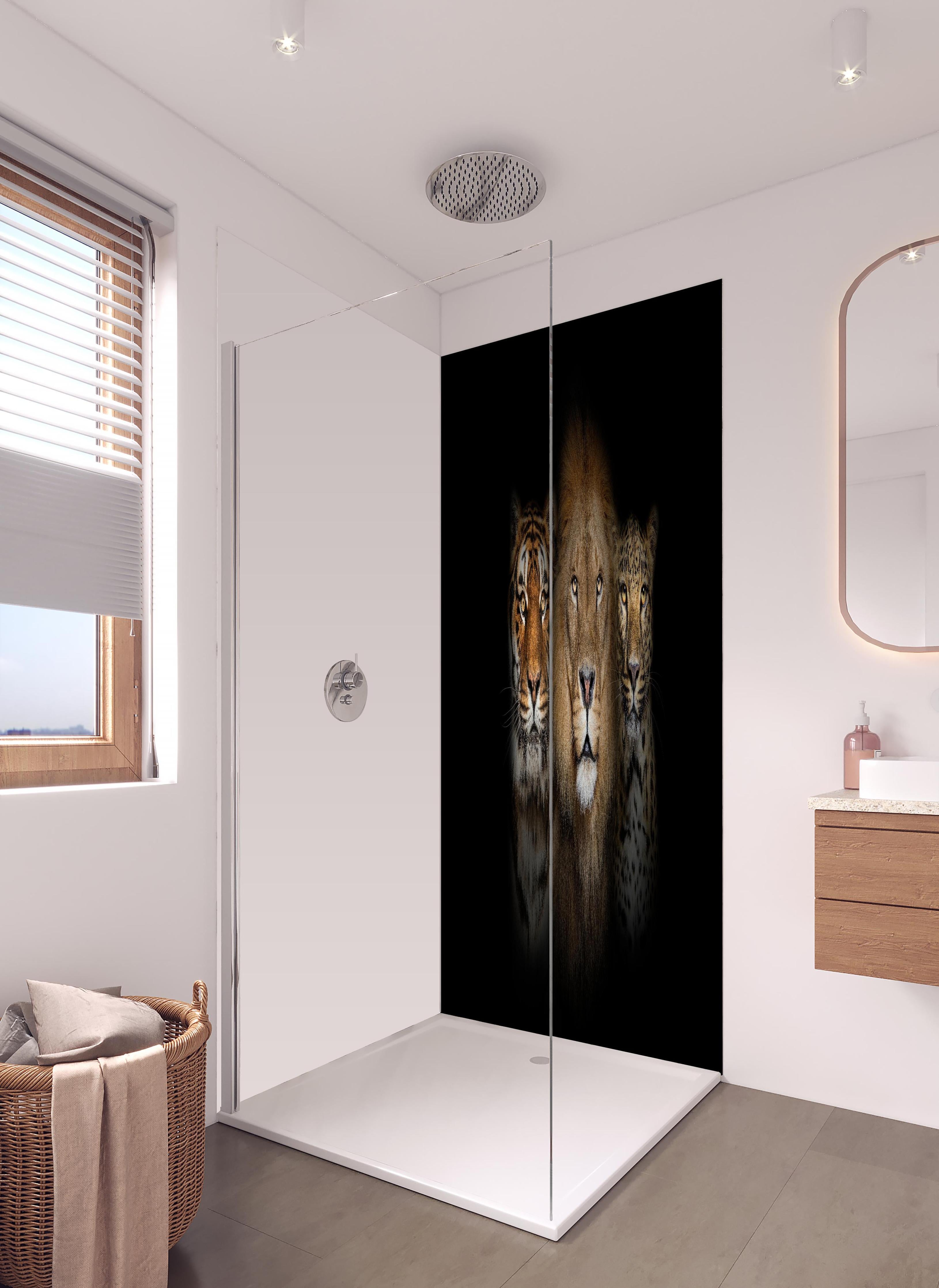 Duschrückwand - Großkatzen in hellem Badezimmer mit Regenduschkopf - zweiteilige Eck-Duschrückwand