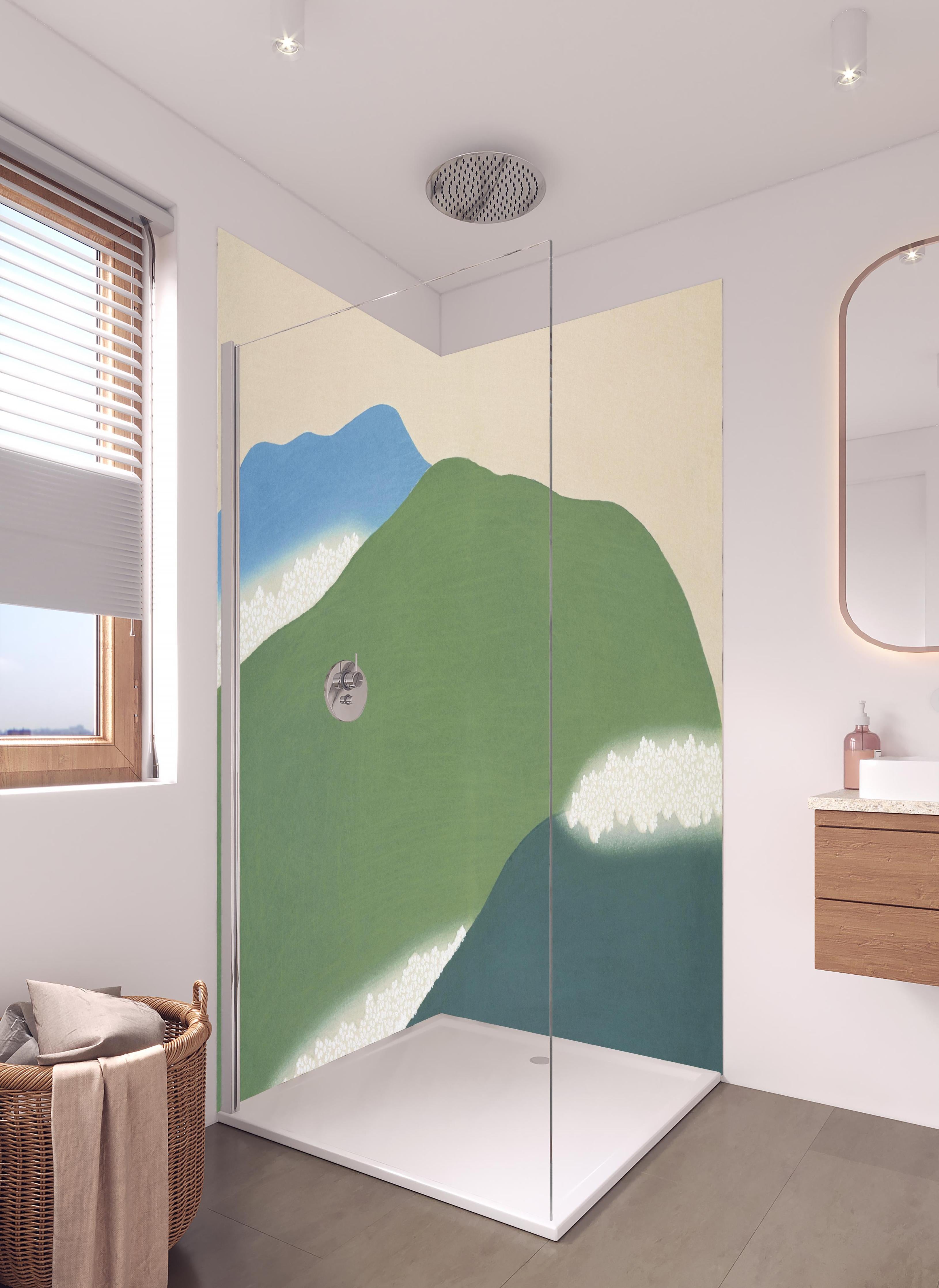 Duschrückwand - Grüne Berge von Kamisaka Sekka in hellem Badezimmer mit Regenduschkopf - zweiteilige Eck-Duschrückwand