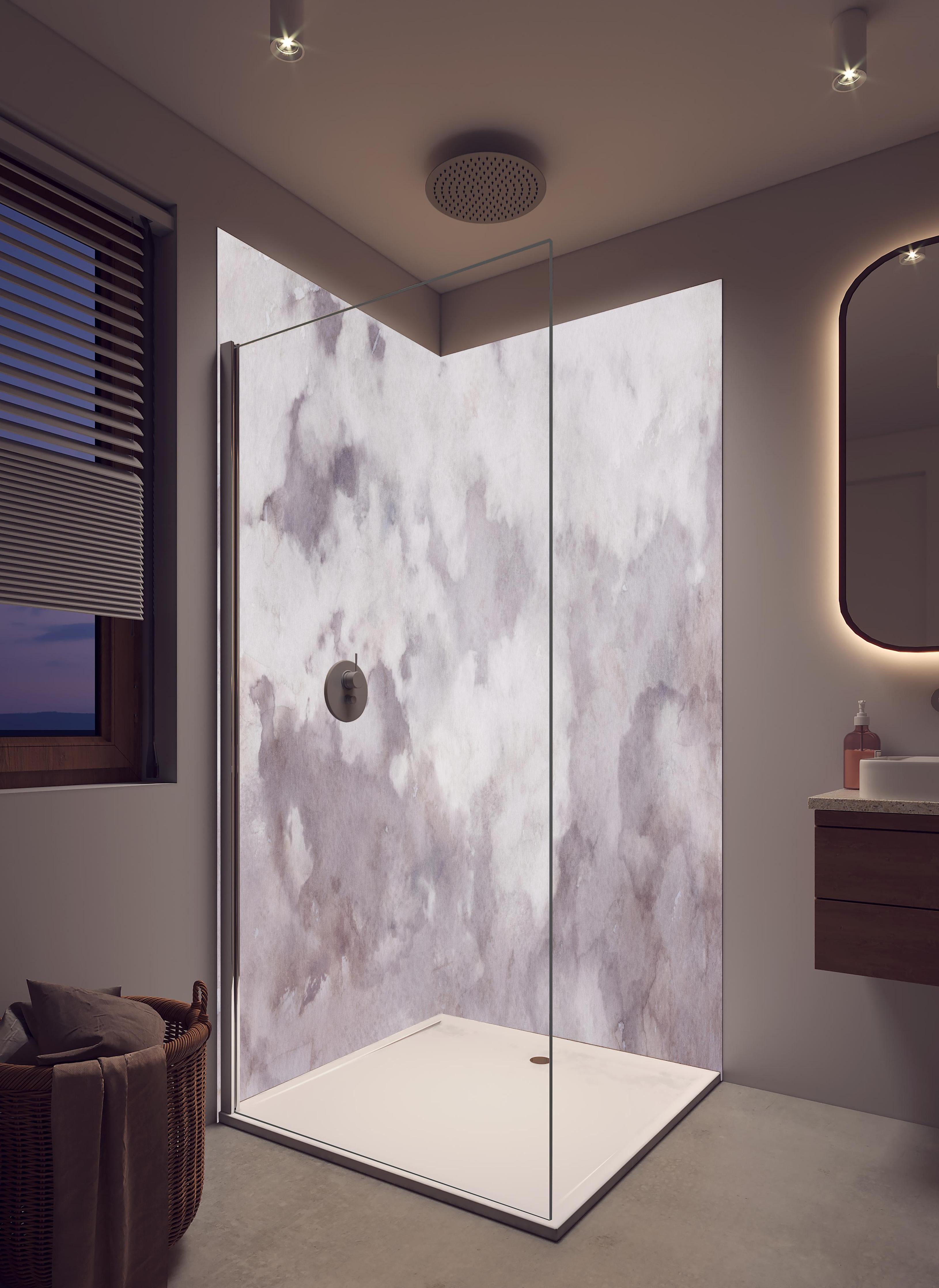 Duschrückwand - Grunges Design - Aquarellmalerei in hellem Badezimmer mit Regenduschkopf - zweiteilige Eck-Duschrückwand