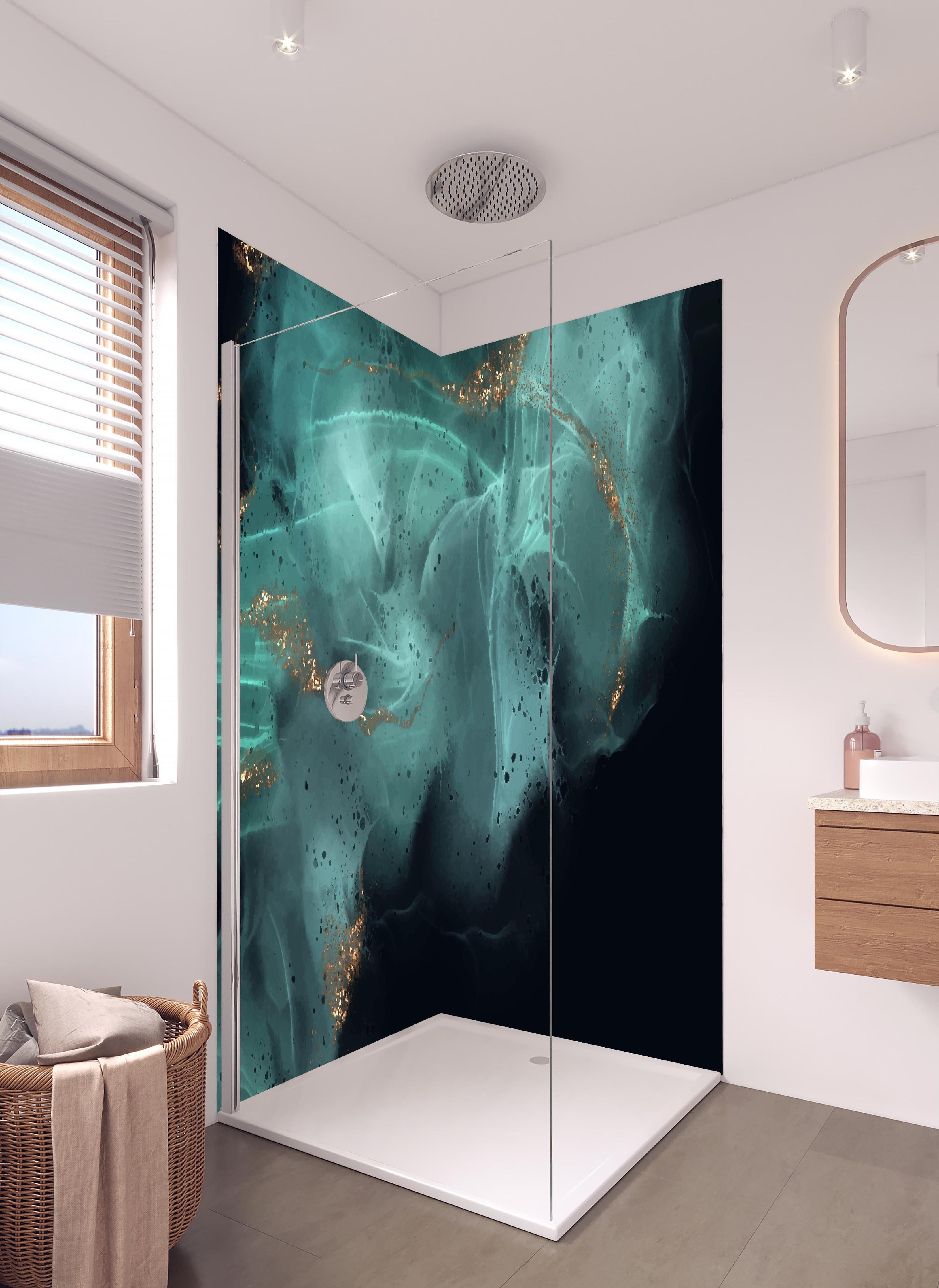 Duschrückwand - Handgemaltes Türkis-Gold Tinten Kunstwerk in hellem Badezimmer mit Regenduschkopf - zweiteilige Eck-Duschrückwand