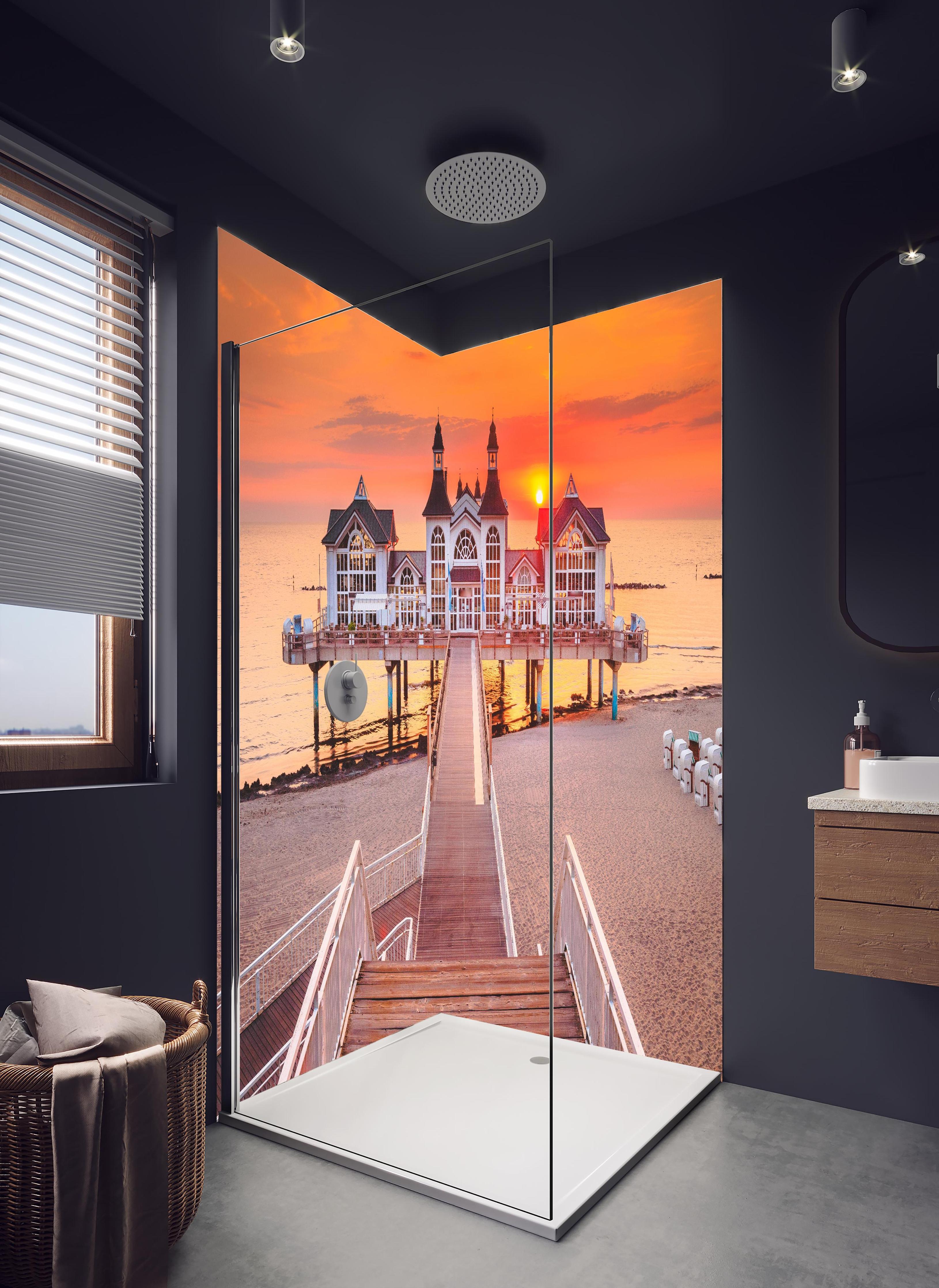 Duschrückwand - Haus auf Wasser bei Sonnenaufgang in hellem Badezimmer mit Regenduschkopf - zweiteilige Eck-Duschrückwand