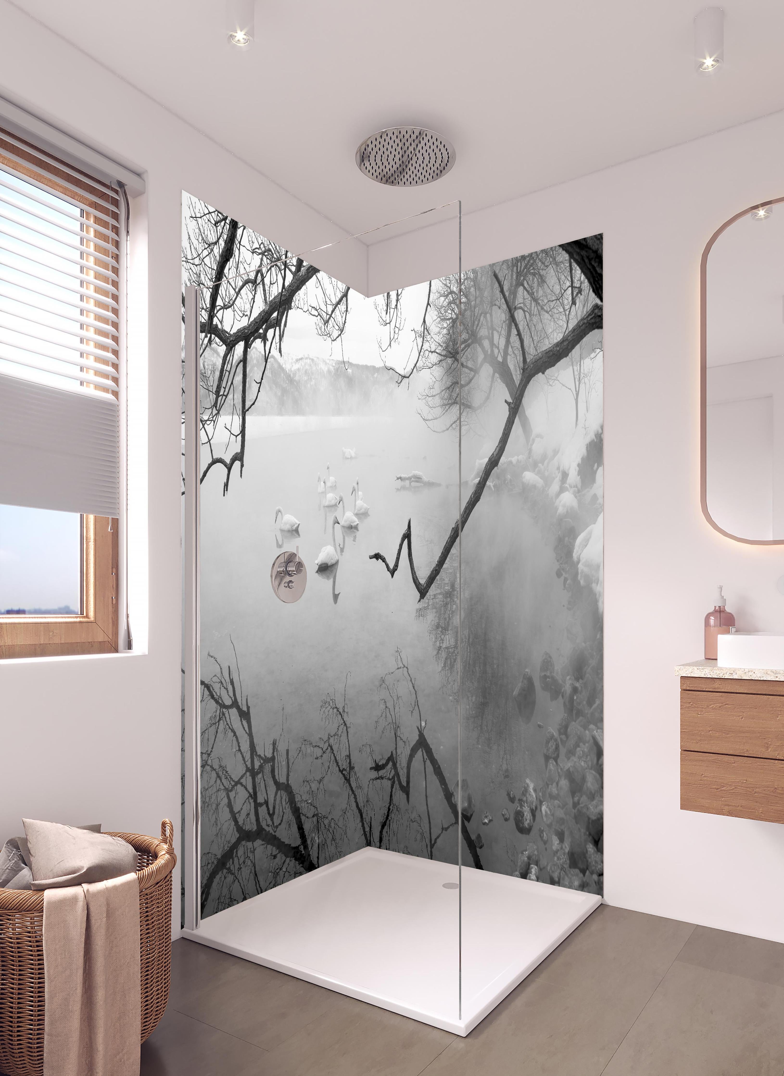 Duschrückwand - Heiße Quelle mit Schwänen in hellem Badezimmer mit Regenduschkopf - zweiteilige Eck-Duschrückwand