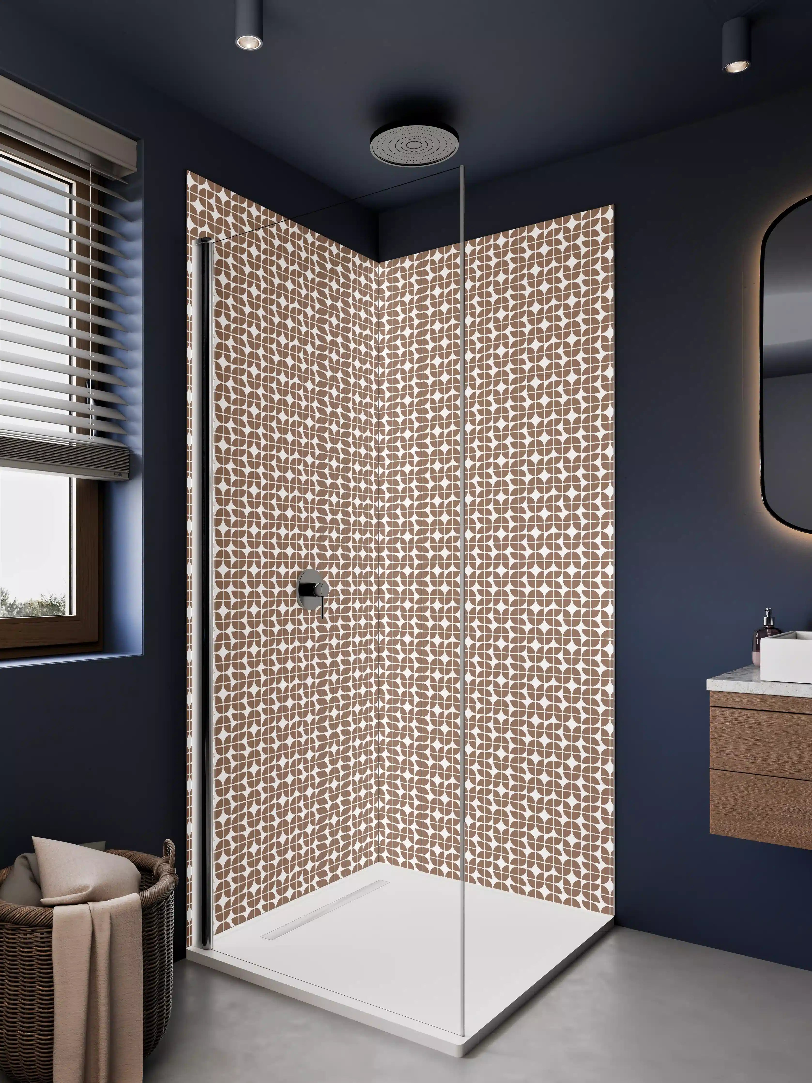 Duschrückwand - Helle geometrische Fliesen mit Braun- und Beigetönen