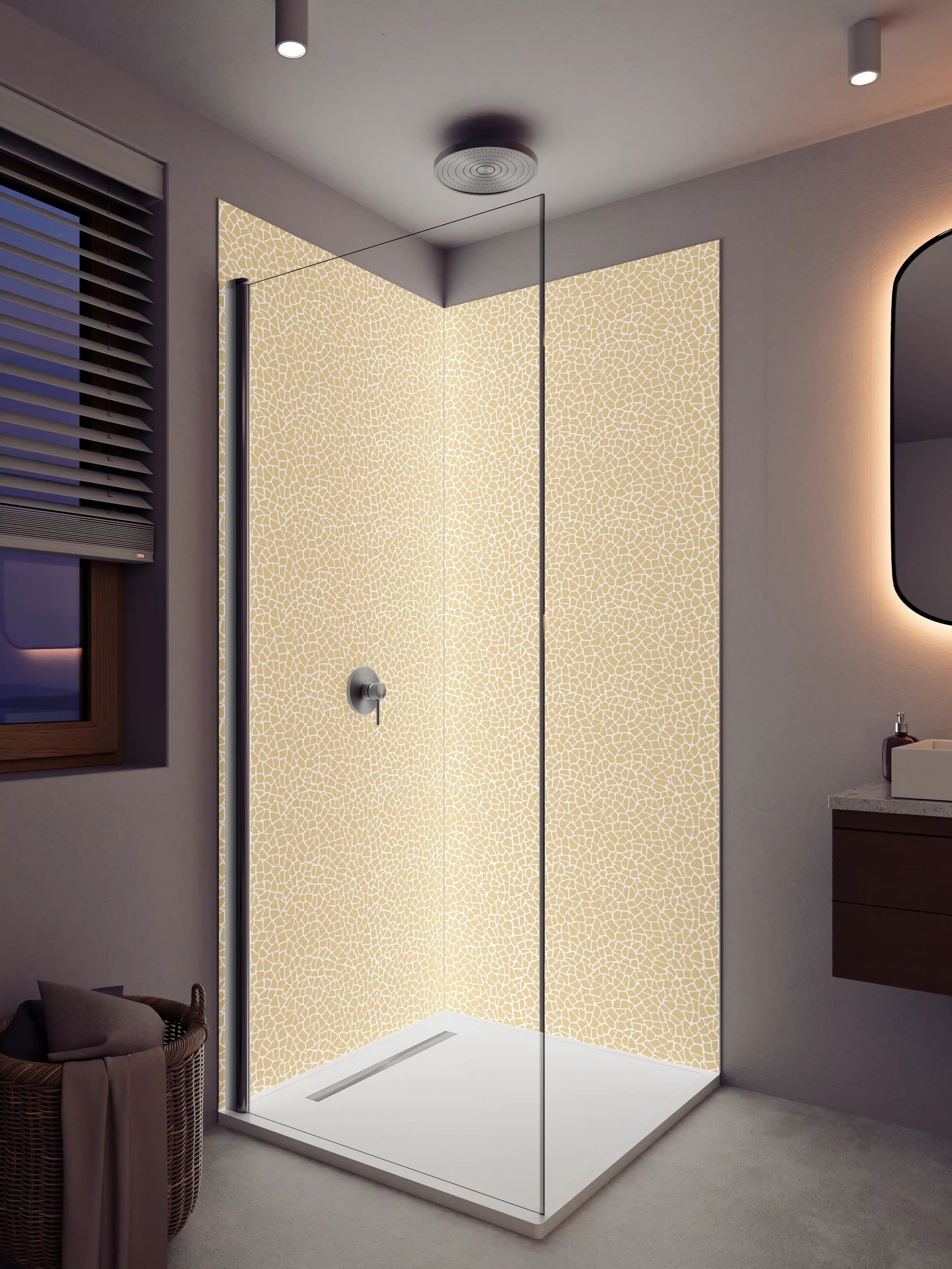 Duschrückwand - Helle perlmuttartige Cracked-Effekt-Textur