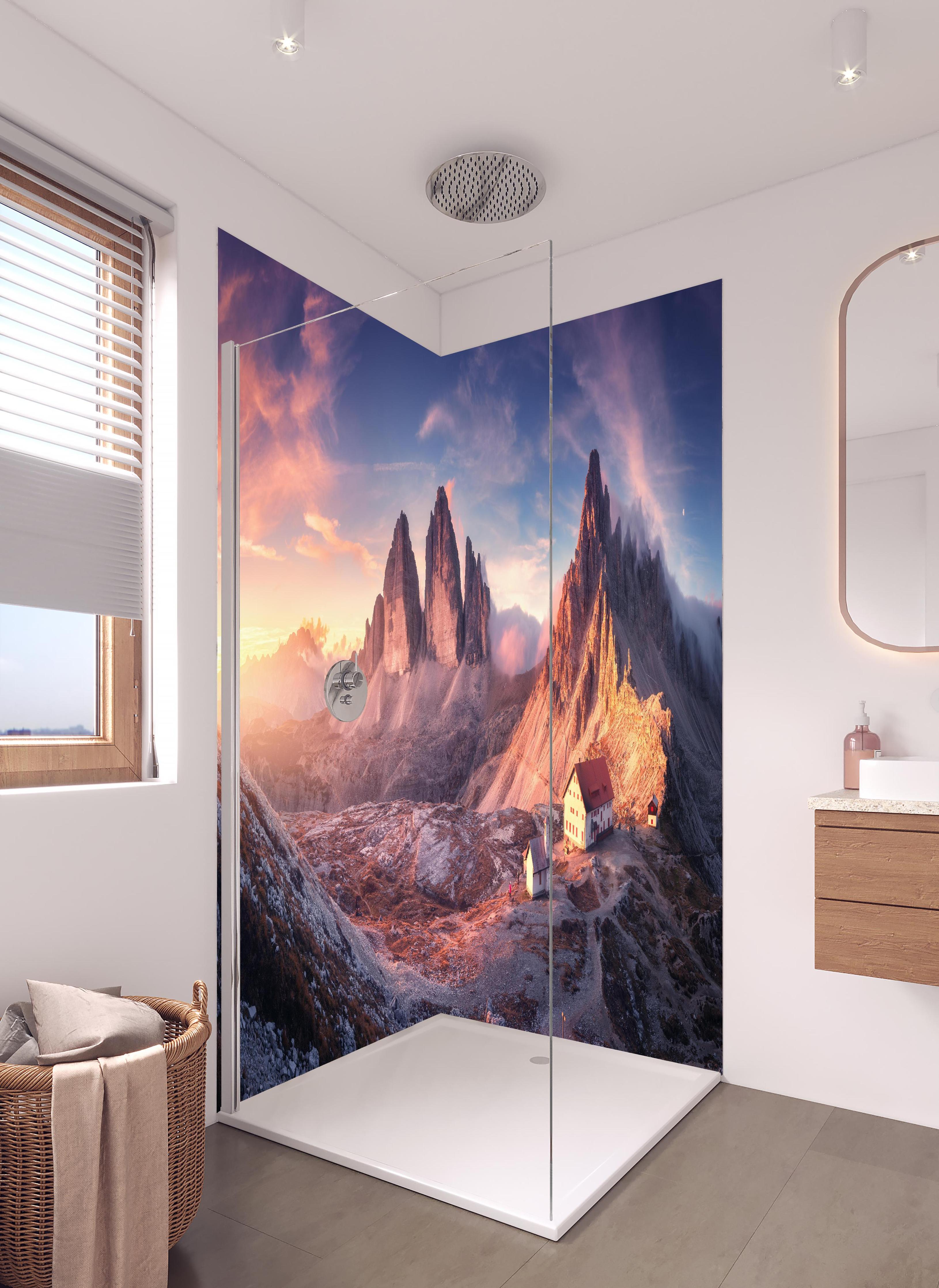 Duschrückwand - Herbstlicher Blick auf ein Bergtal in hellem Badezimmer mit Regenduschkopf - zweiteilige Eck-Duschrückwand