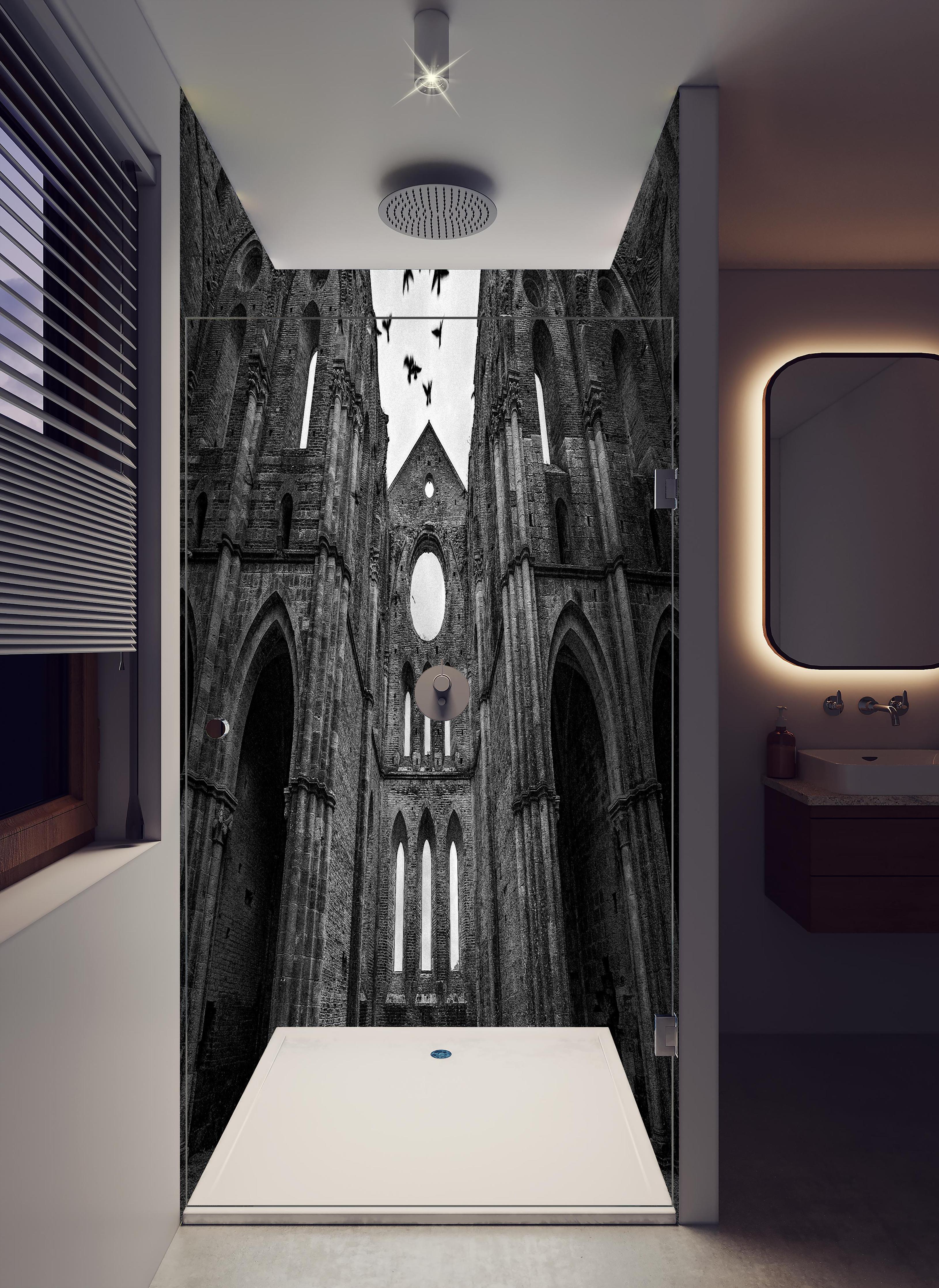 Duschrückwand - Historisches Kloster - San Galgano in hellem Badezimmer mit Regenduschkopf - zweiteilige Eck-Duschrückwand