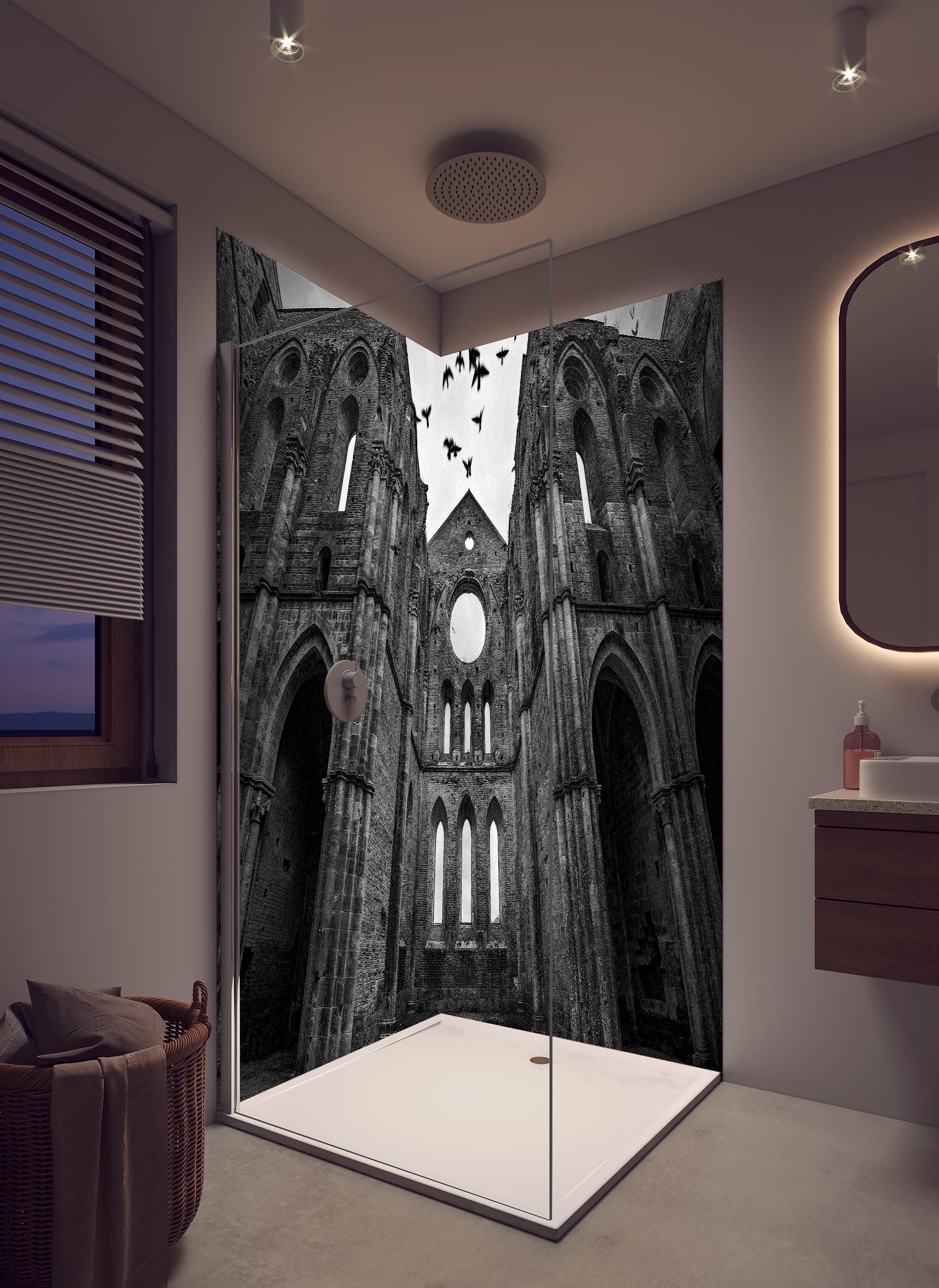 Duschrückwand - Historisches Kloster - San Galgano in hellem Badezimmer mit Regenduschkopf - zweiteilige Eck-Duschrückwand