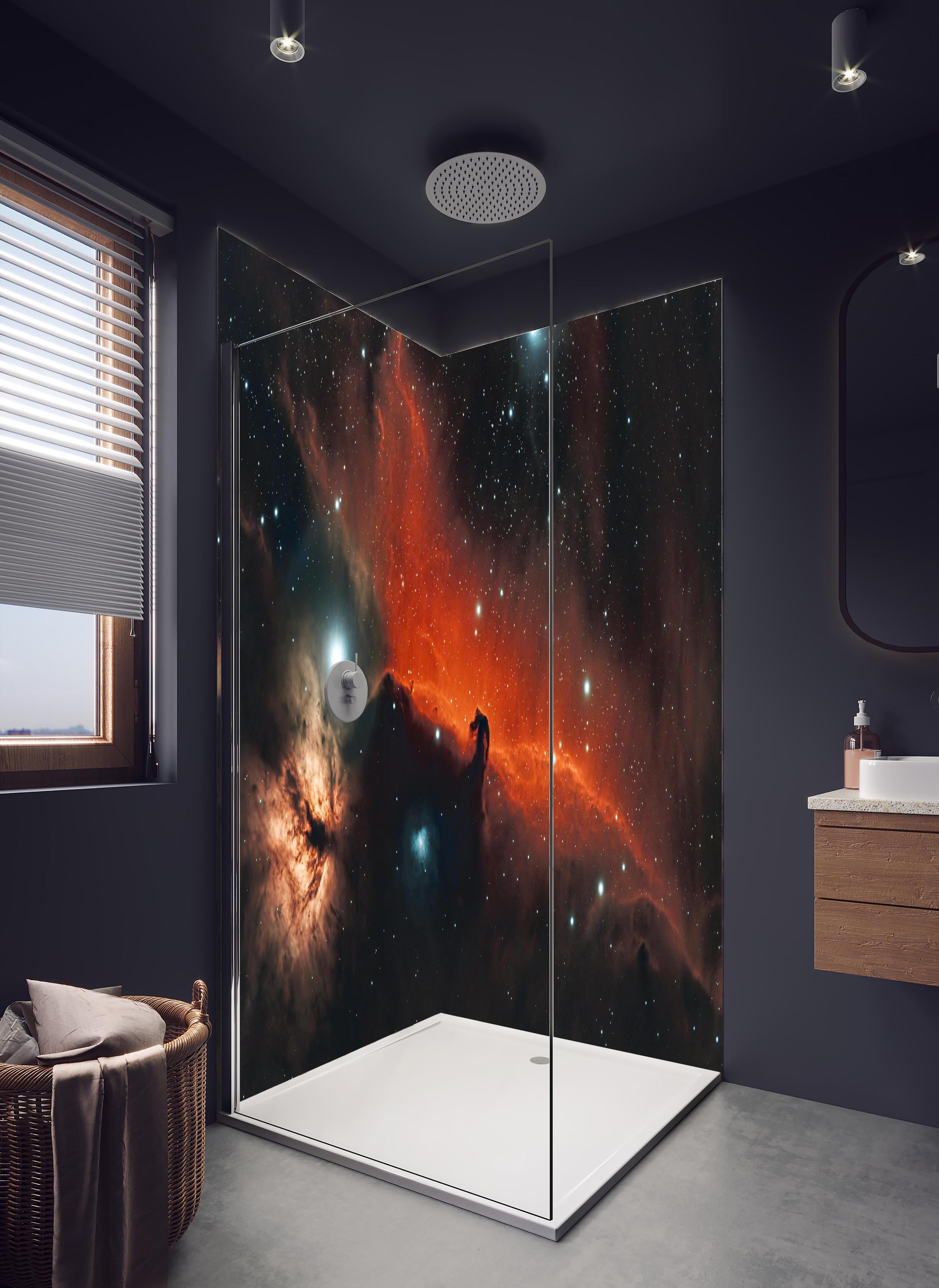 Duschrückwand - Horsehead amd Flame Nebula in hellem Badezimmer mit Regenduschkopf - zweiteilige Eck-Duschrückwand