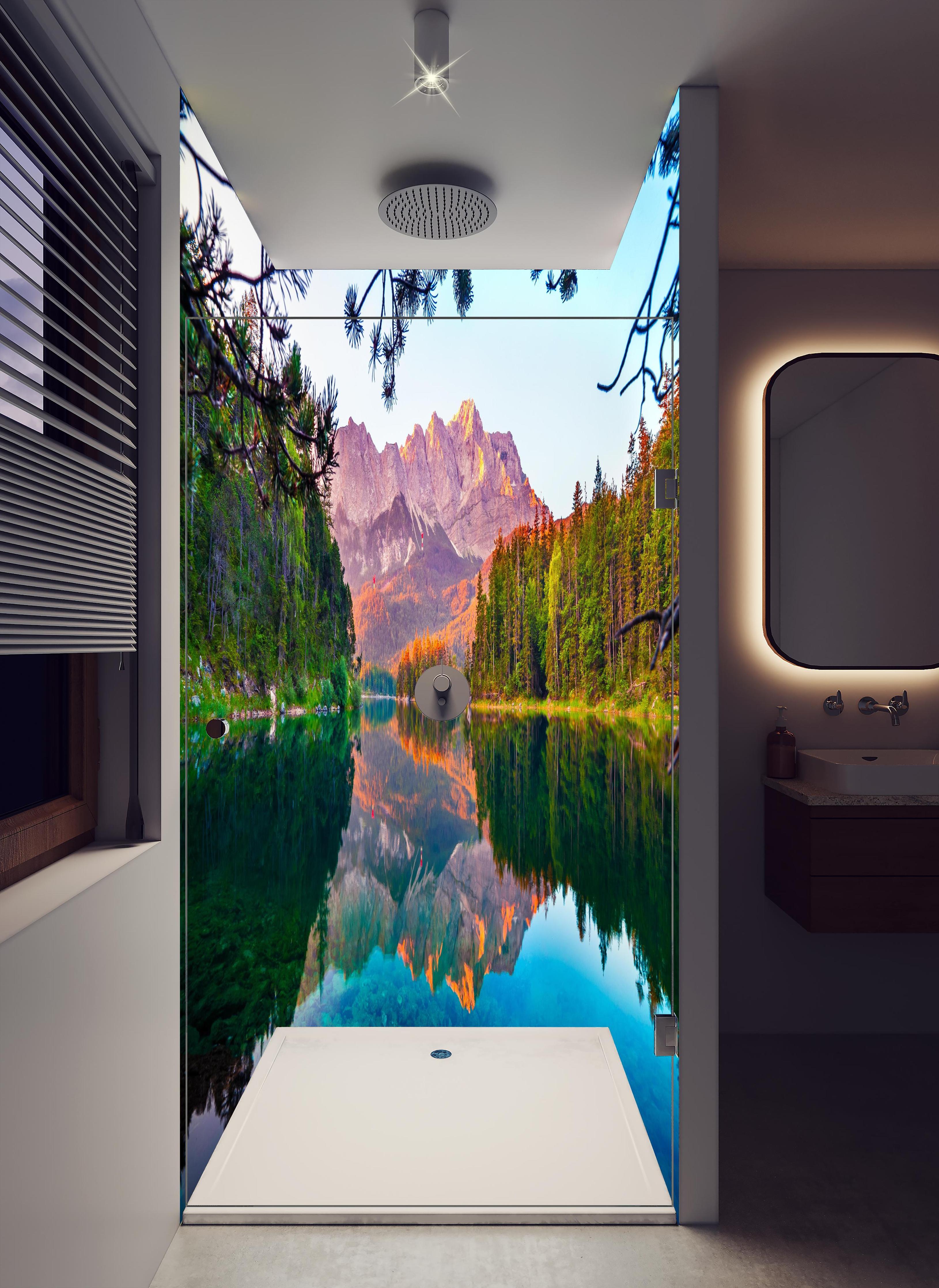 Duschrückwand - Idyllischer Sommermorgen am Eibsee in hellem Badezimmer mit Regenduschkopf - zweiteilige Eck-Duschrückwand