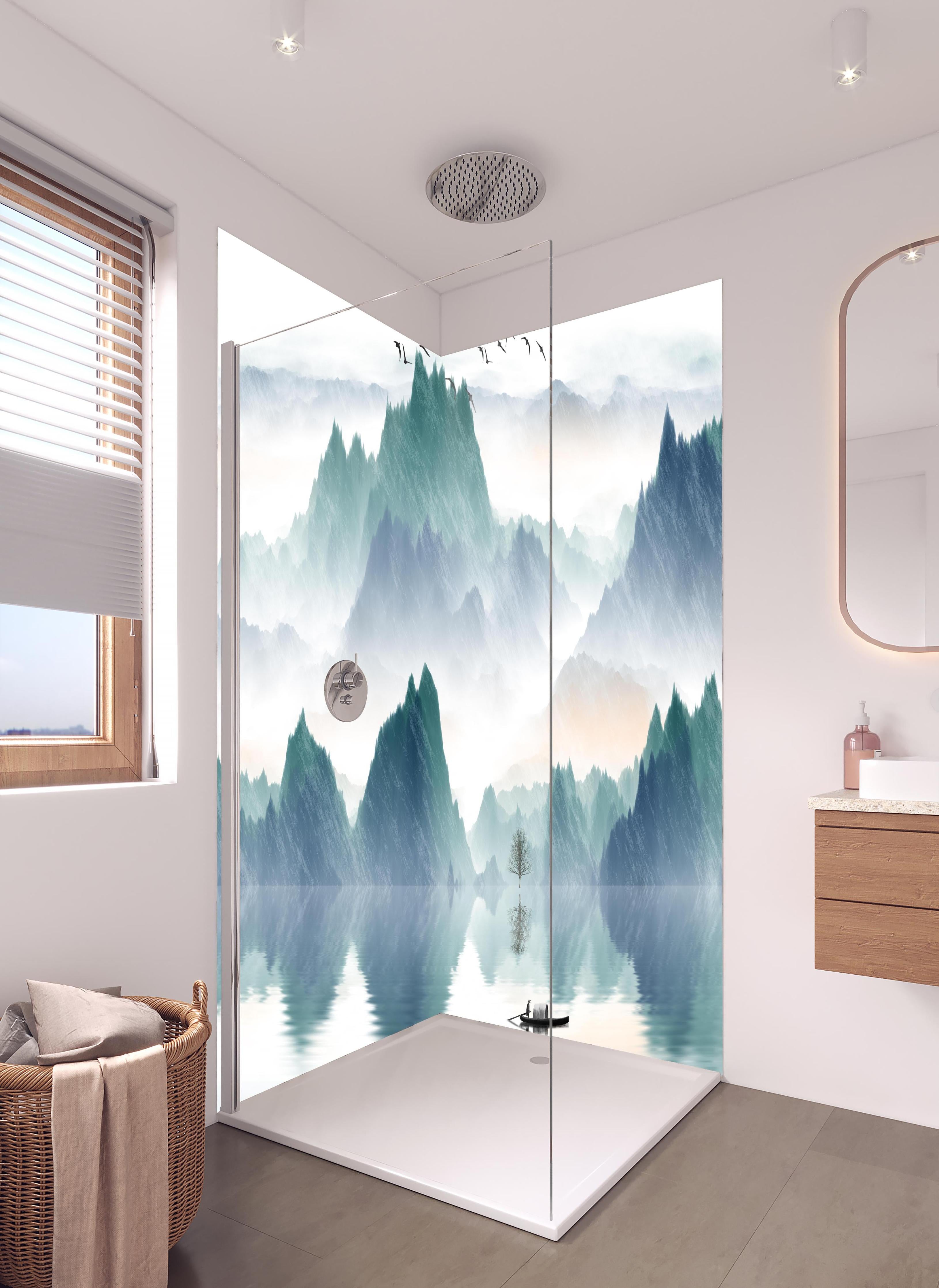 Duschrückwand - In den Bergen - Moderne Kunst in hellem Badezimmer mit Regenduschkopf - zweiteilige Eck-Duschrückwand