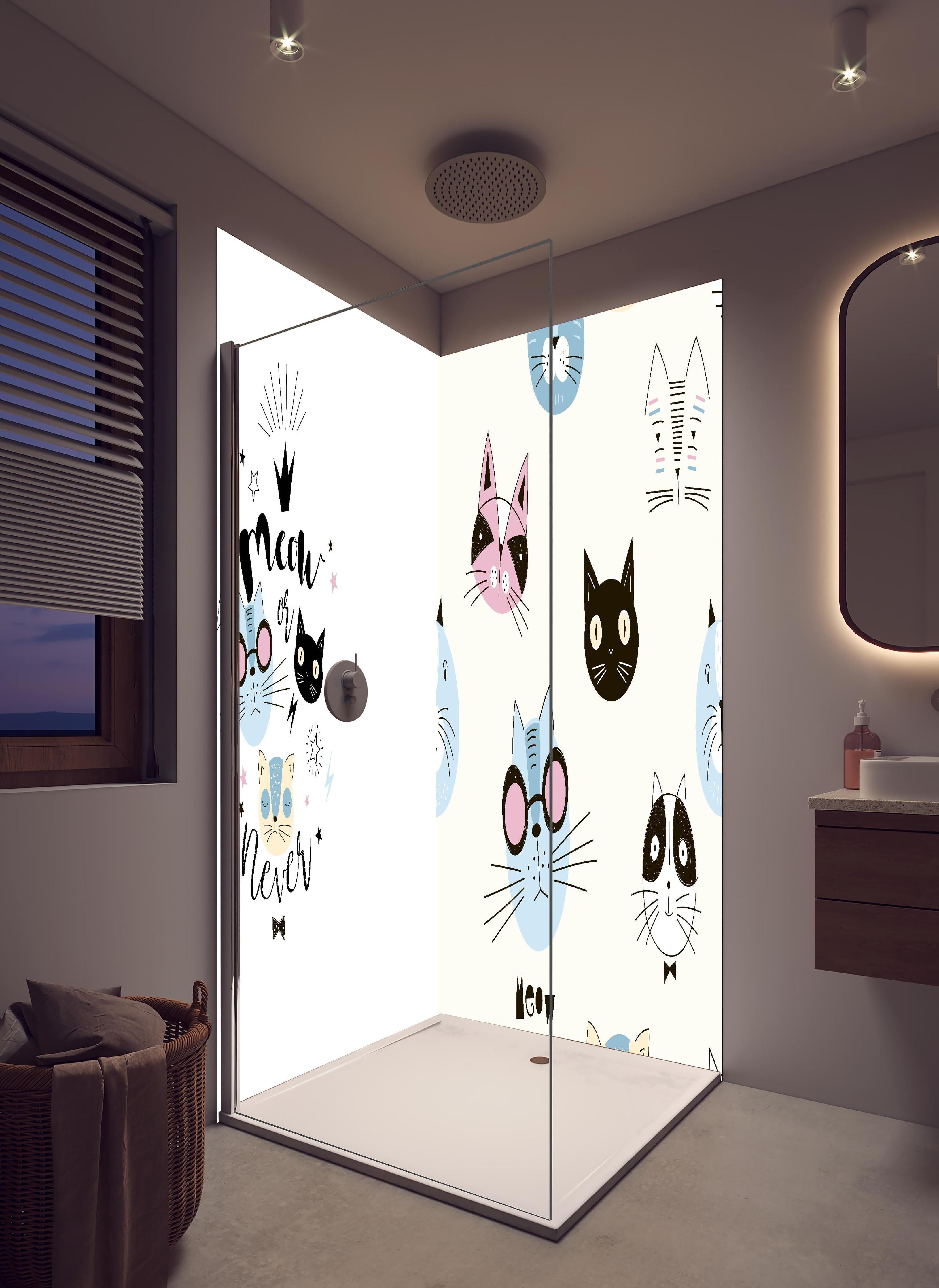 Duschrückwand - Katzen-Gesichter Pyjama-Set Weiß-Creme in hellem Badezimmer mit Regenduschkopf - zweiteilige Eck-Duschrückwand