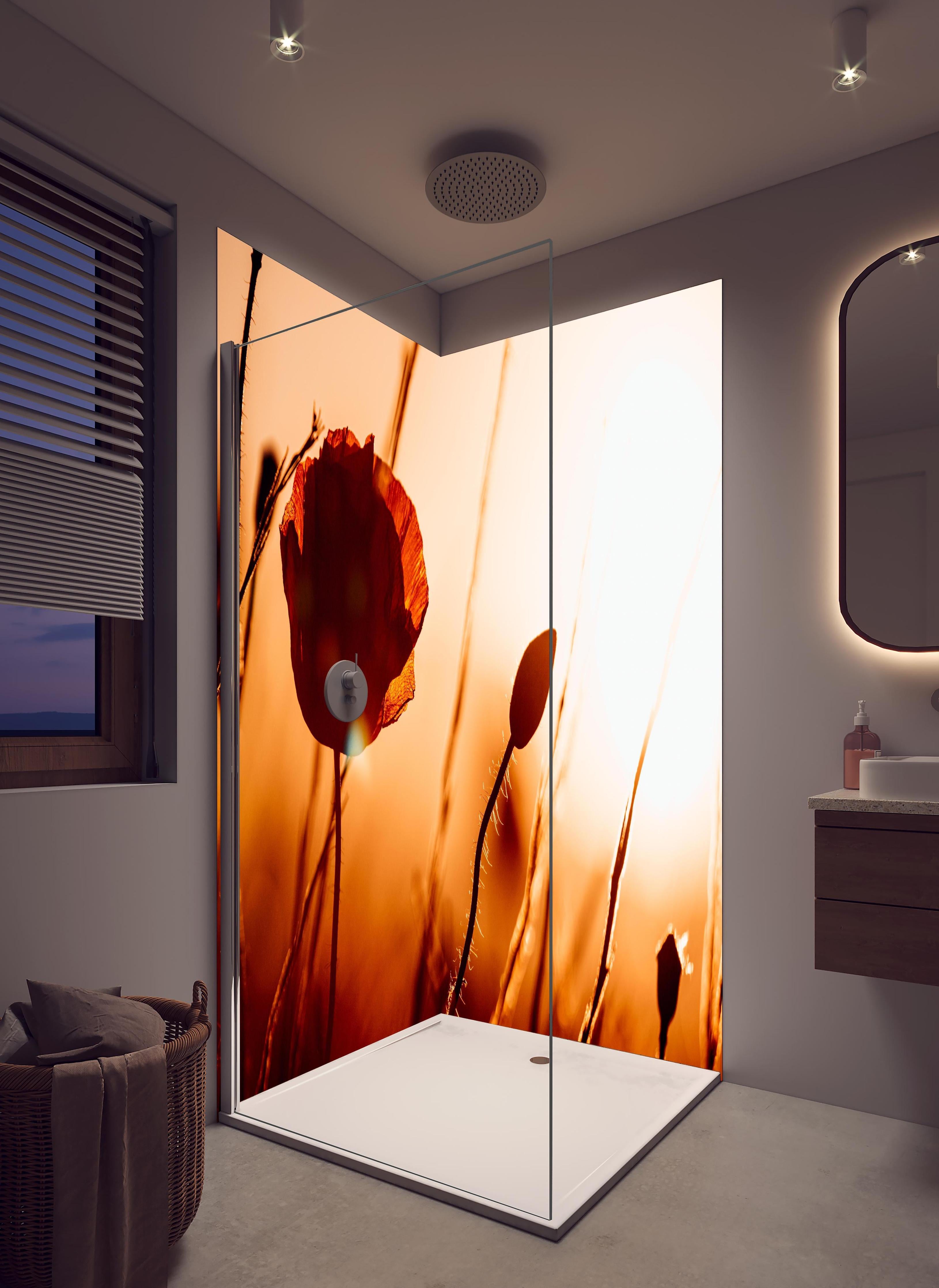 Duschrückwand - Klatschmohn bei Sonnenuntergang in hellem Badezimmer mit Regenduschkopf - zweiteilige Eck-Duschrückwand