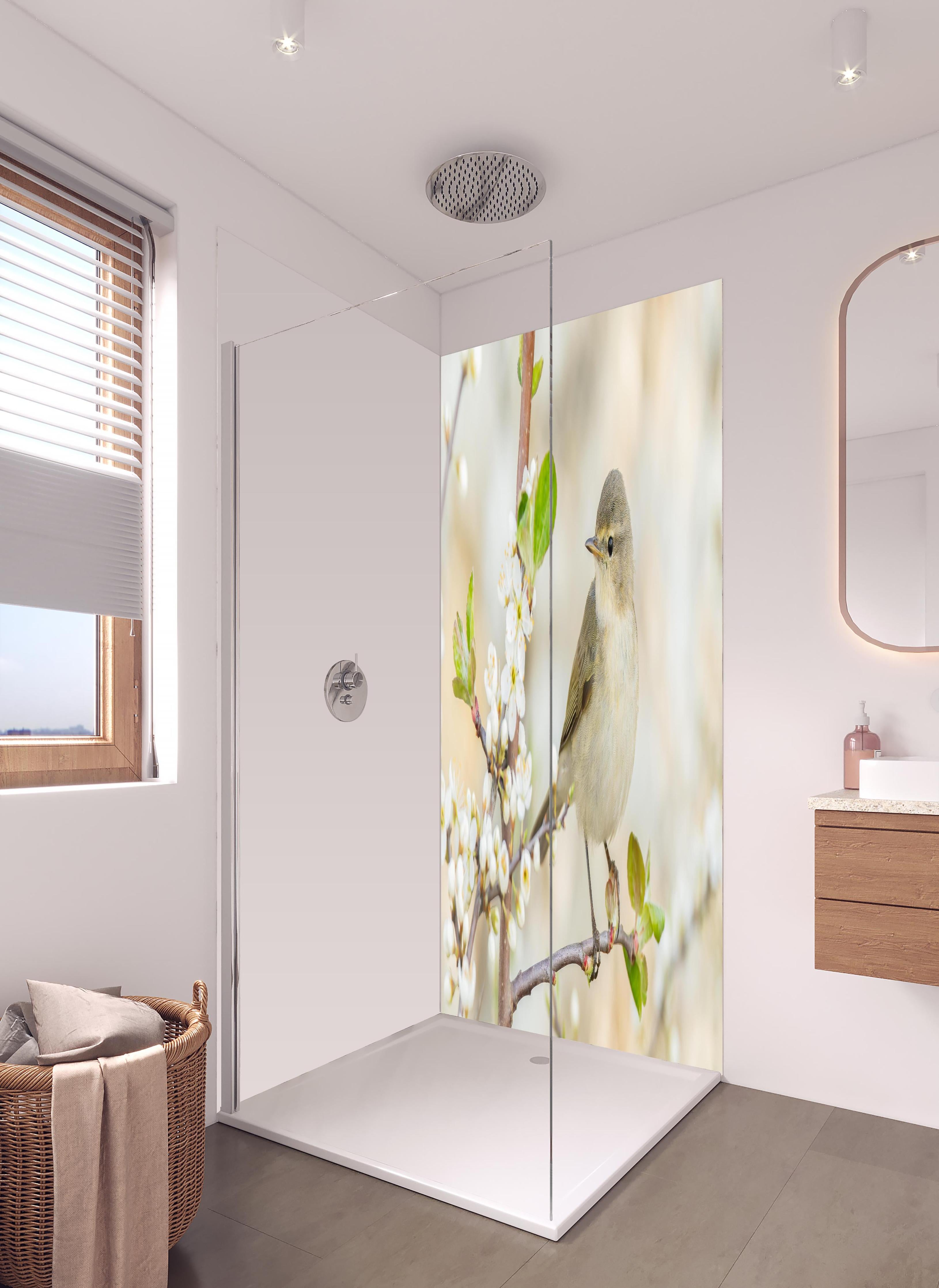 Duschrückwand - Kleiner Vogel am Baumzweig in hellem Badezimmer mit Regenduschkopf - zweiteilige Eck-Duschrückwand