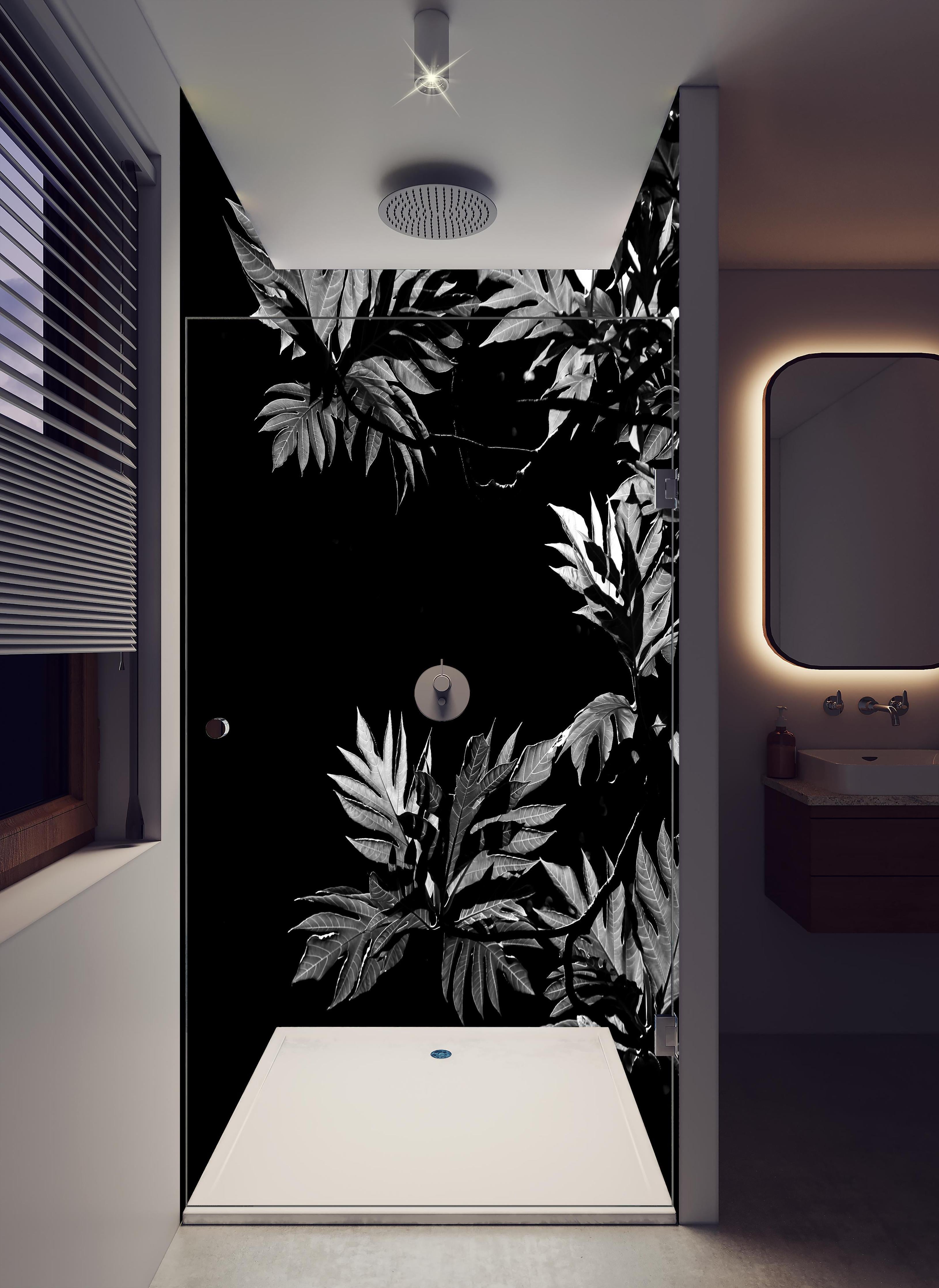 Duschrückwand - Kontrastreiche Blätter auf schwarzem Hintergrund in hellem Badezimmer mit Regenduschkopf - zweiteilige Eck-Duschrückwand
