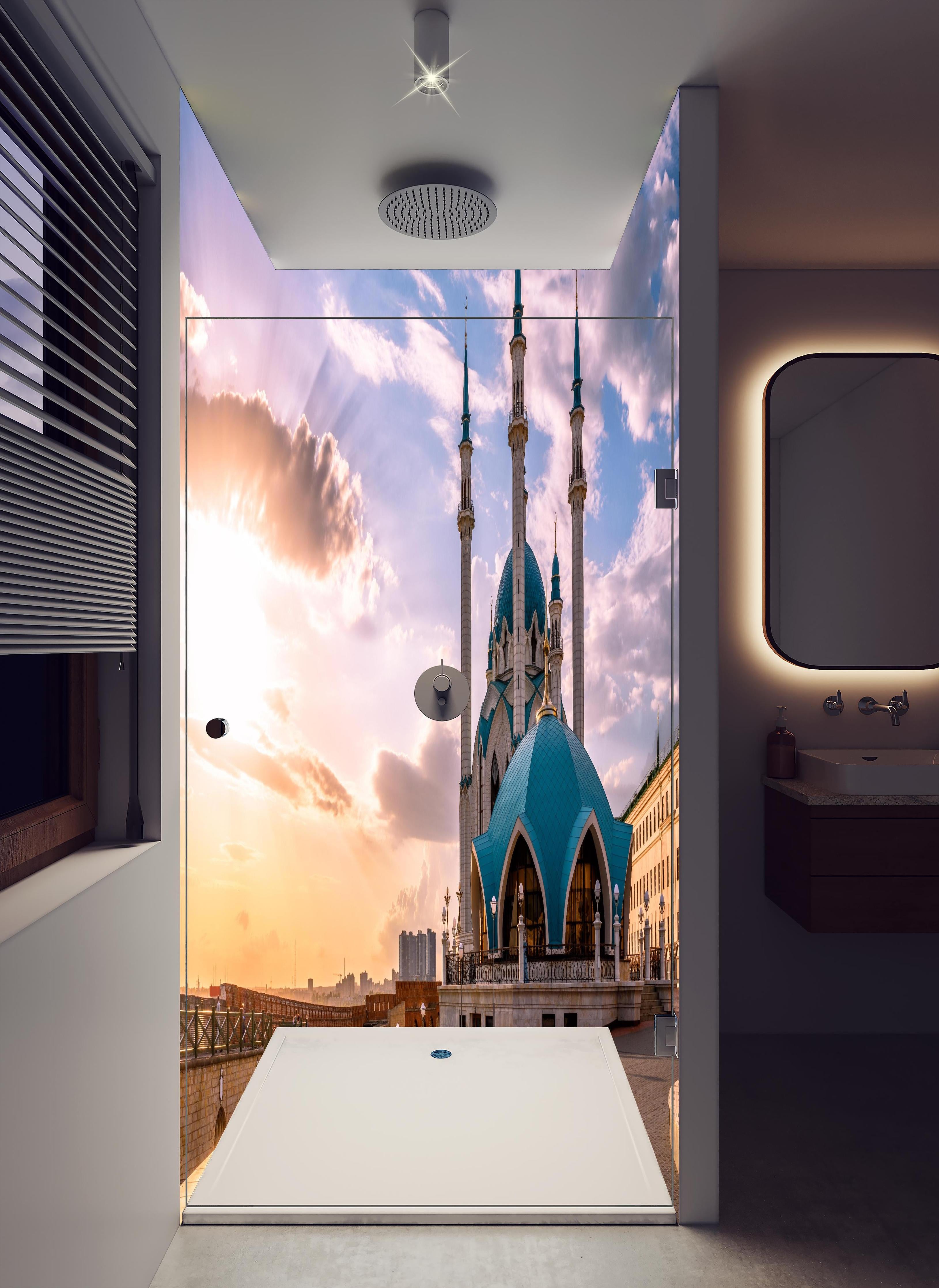 Duschrückwand - Kul-Sharif-Moschee - Russland in hellem Badezimmer mit Regenduschkopf - zweiteilige Eck-Duschrückwand