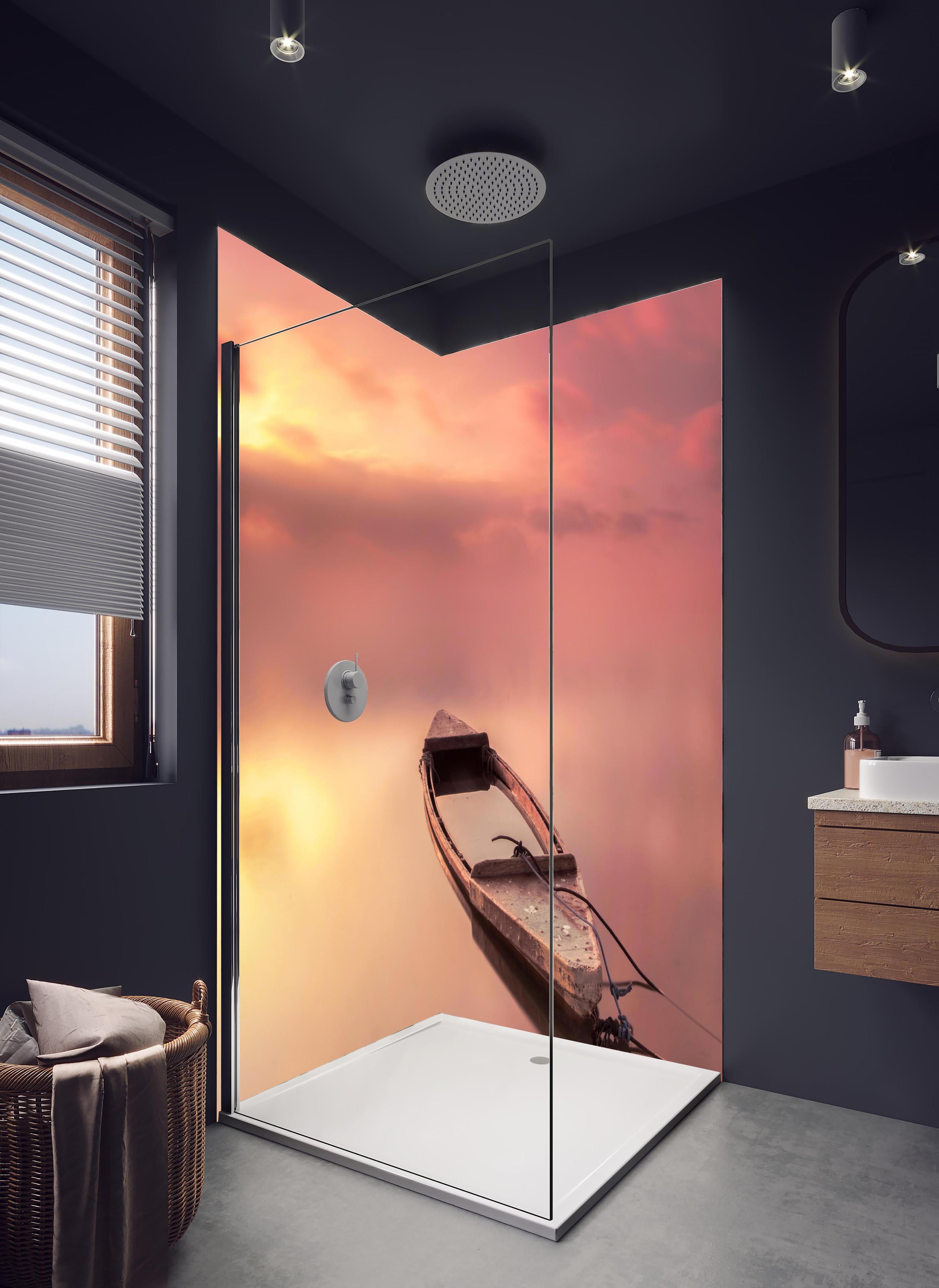 Duschrückwand - Leeres Boot -Traumwelt in hellem Badezimmer mit Regenduschkopf - zweiteilige Eck-Duschrückwand