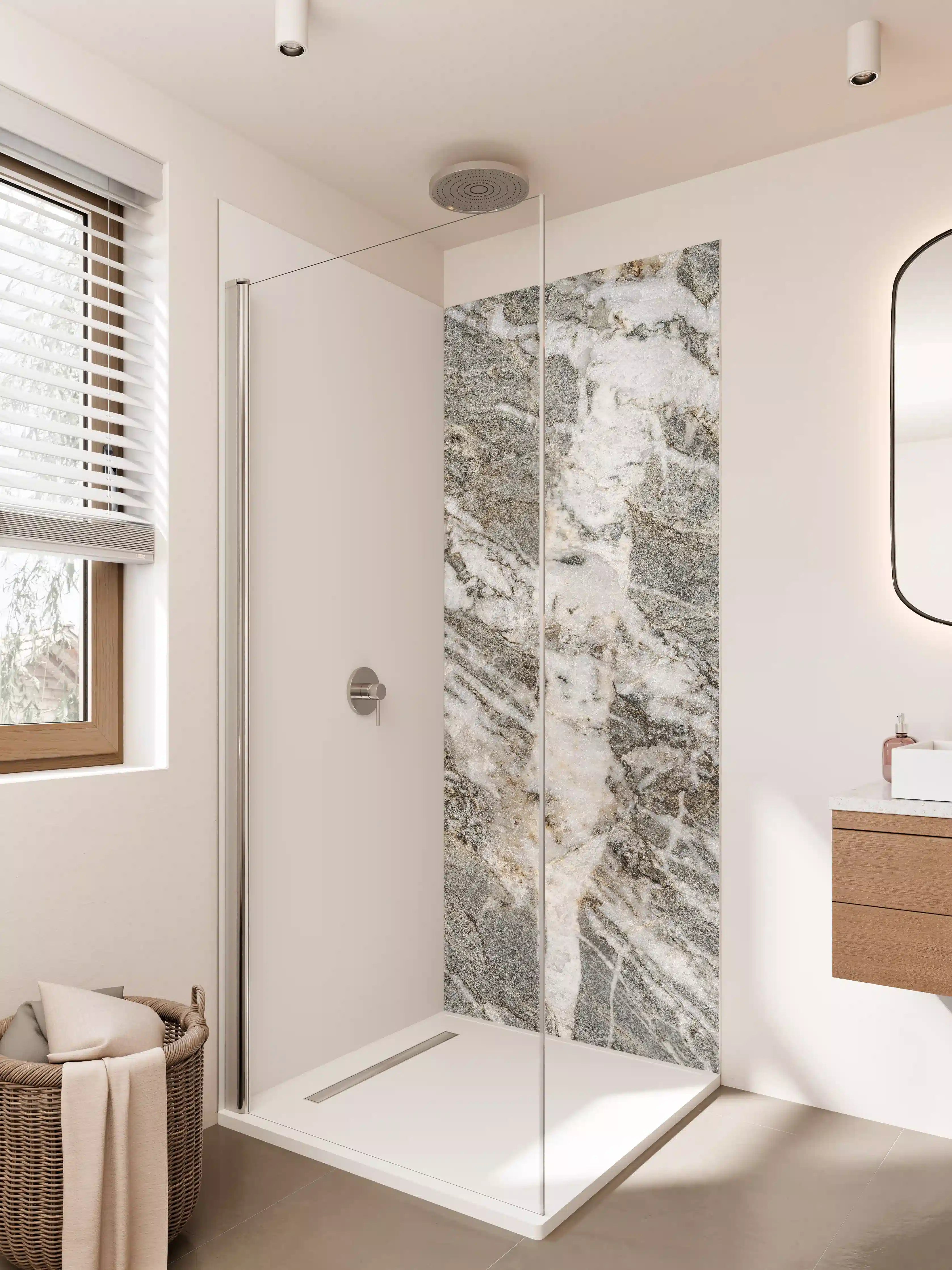 Duschrückwand - Luxuriöse Natursteinoptik in Grautönen mit weißen Adern