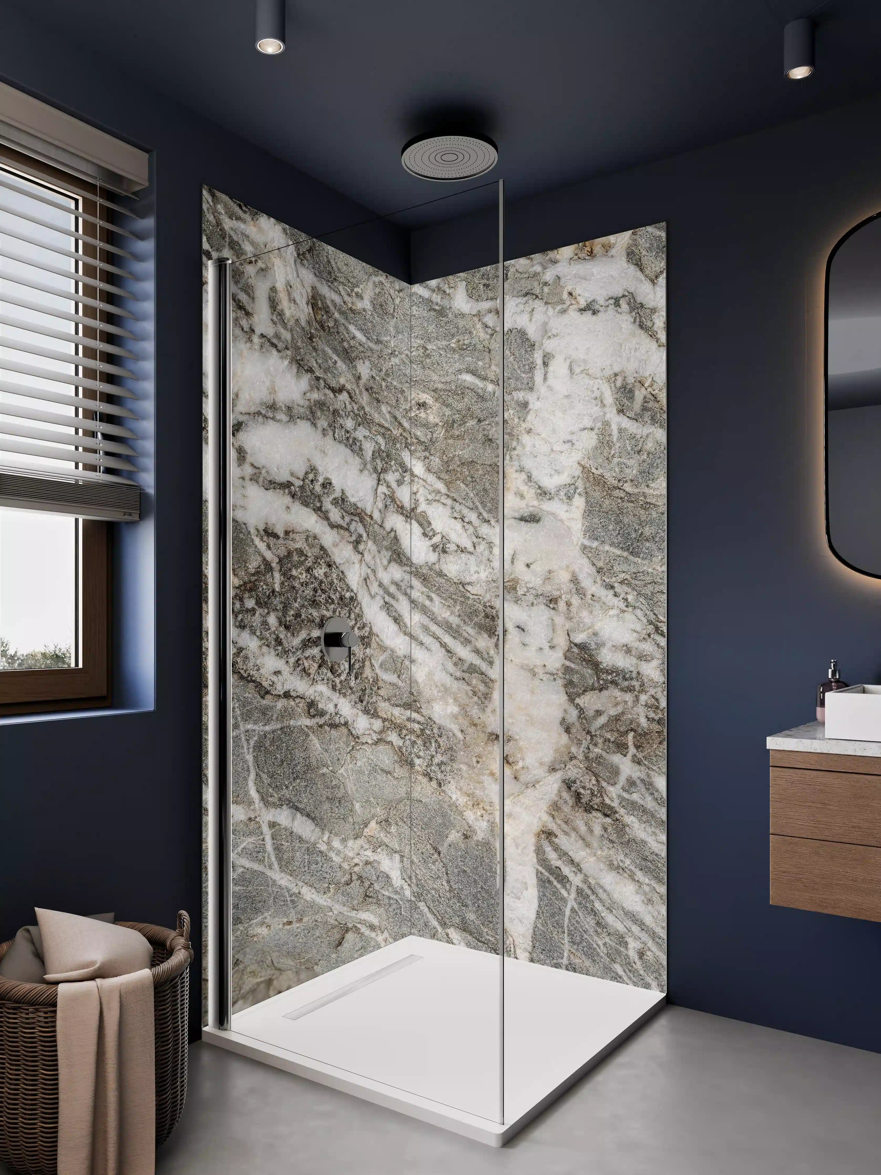 Duschrückwand - Luxuriöse Natursteinoptik in Grautönen mit weißen Adern