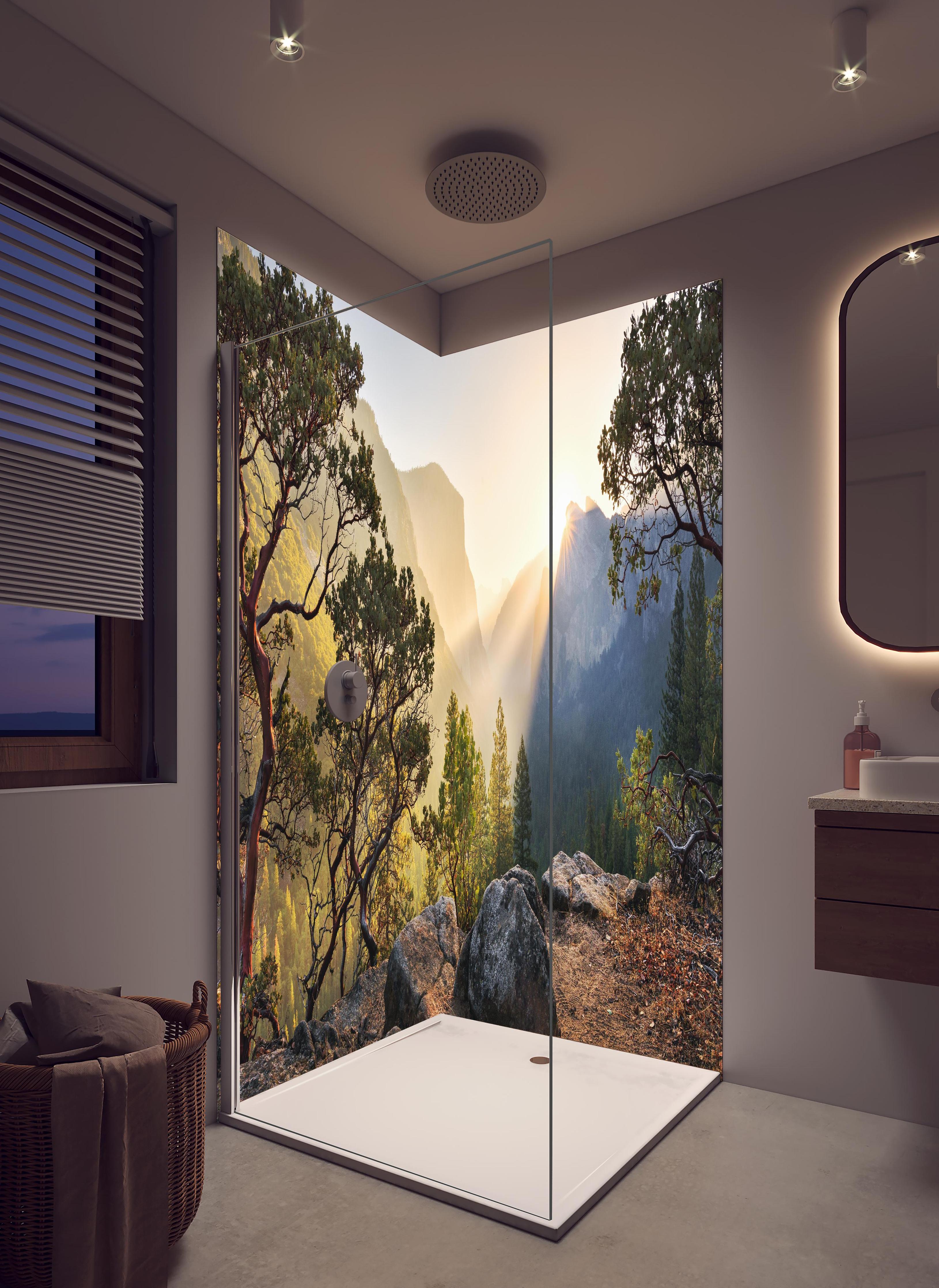 Duschrückwand - Magischer Sonnenuntergang im Yosemite Nationalpark in hellem Badezimmer mit Regenduschkopf - zweiteilige Eck-Duschrückwand
