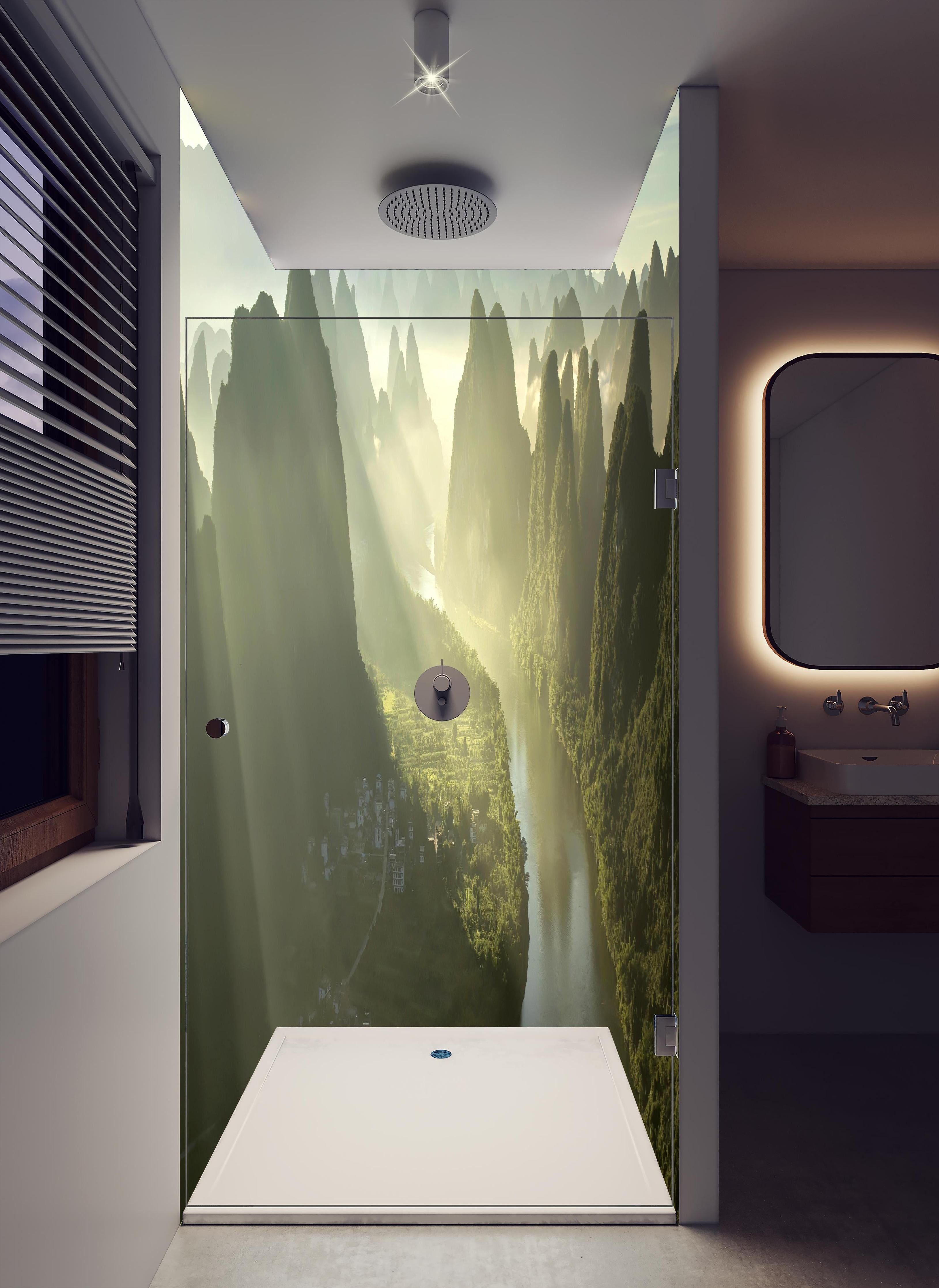 Duschrückwand - Majestätische Berge und Lichtstrahlen in China in hellem Badezimmer mit Regenduschkopf - zweiteilige Eck-Duschrückwand