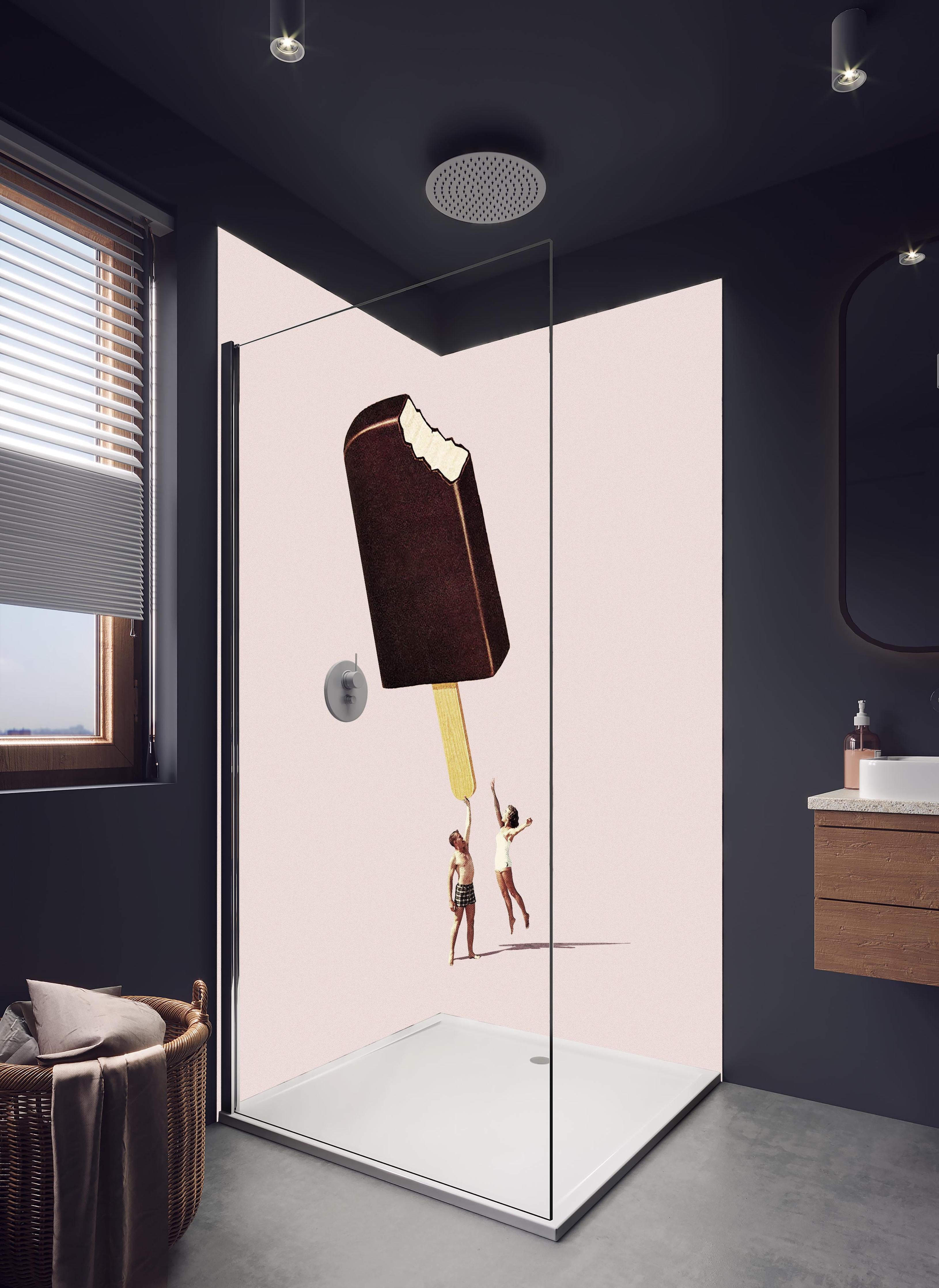 Duschrückwand - Miniatur Menschen halten Eis in hellem Badezimmer mit Regenduschkopf - zweiteilige Eck-Duschrückwand