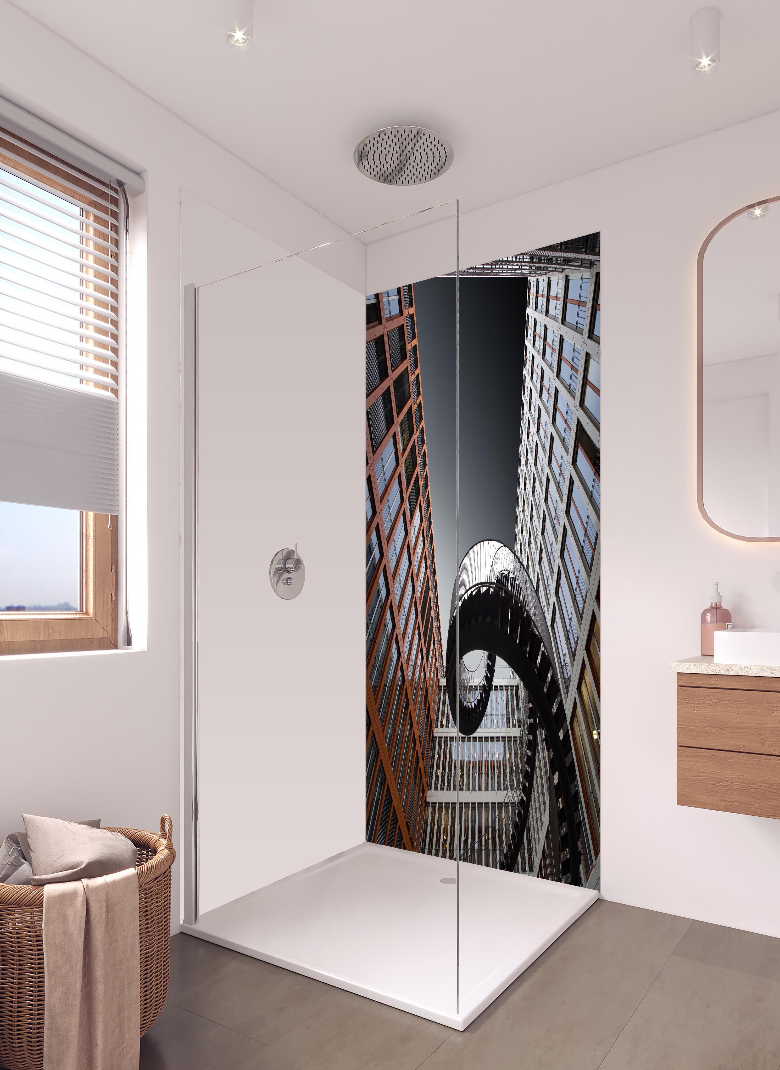 Duschrückwand - Moderne Treppen in hellem Badezimmer mit Regenduschkopf - zweiteilige Eck-Duschrückwand