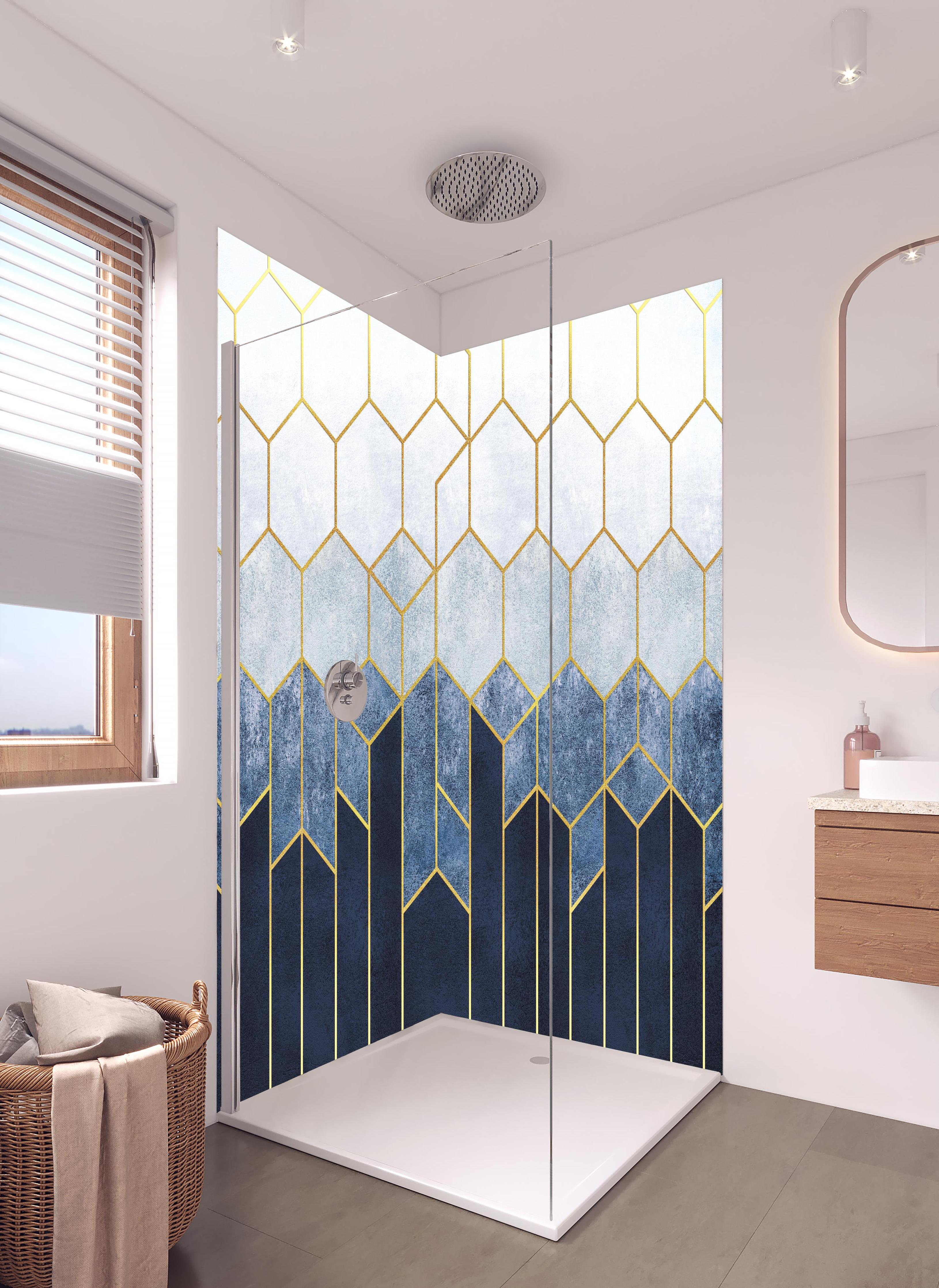 Duschrückwand - Moderne Wandstruktur in hellem Badezimmer mit Regenduschkopf - zweiteilige Eck-Duschrückwand