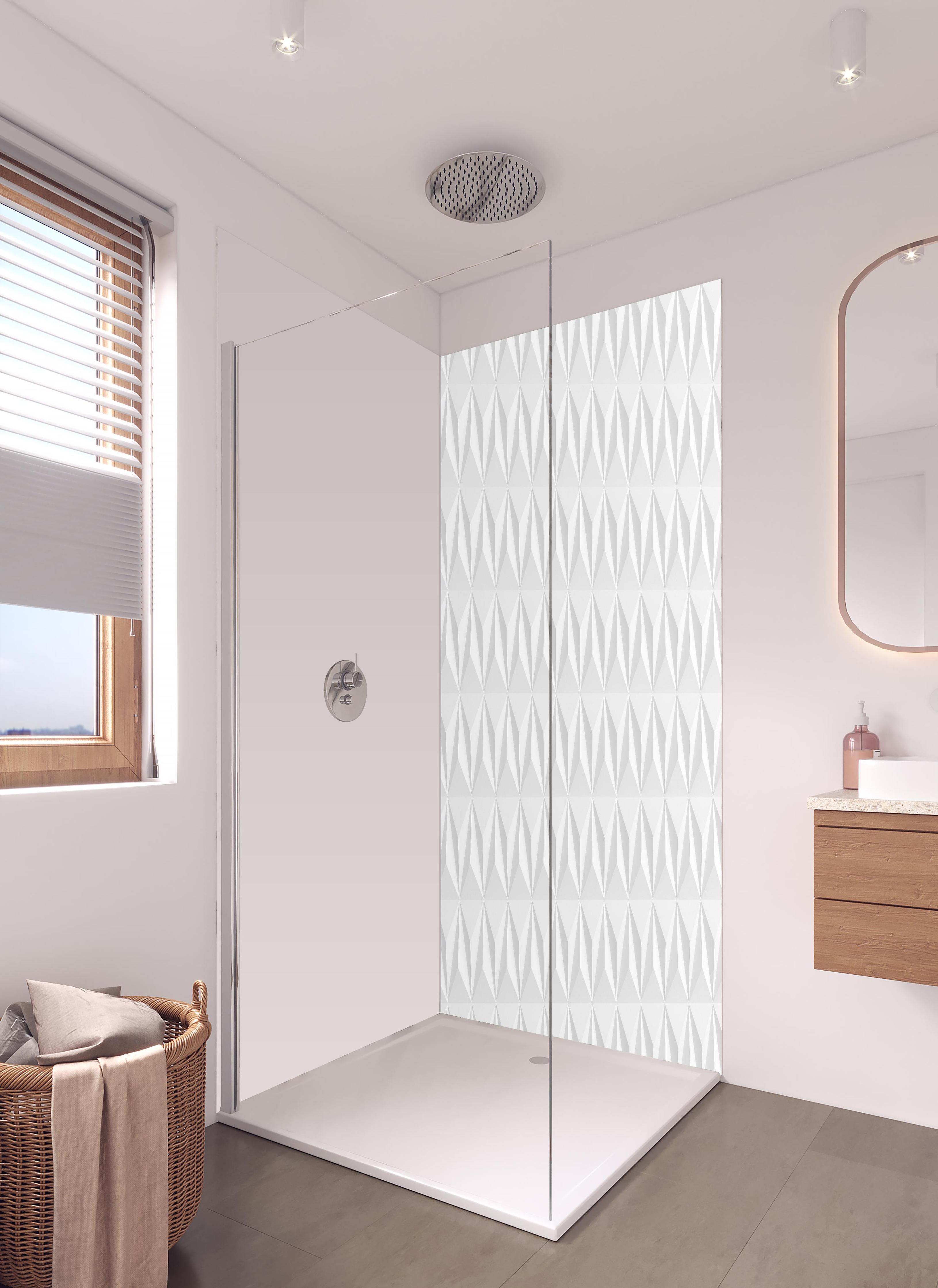 Duschrückwand - Moderne Weiß-Graue Dreieck-3D-Struktur in hellem Badezimmer mit Regenduschkopf - zweiteilige Eck-Duschrückwand